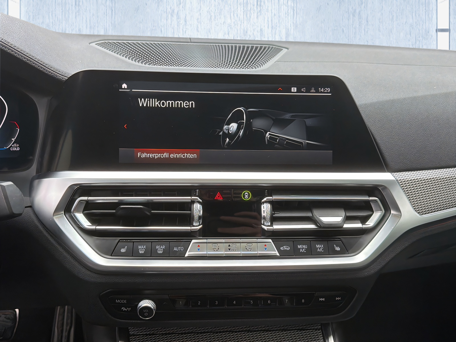 BMW 320d xDrive M Sport Steptronic-image-15