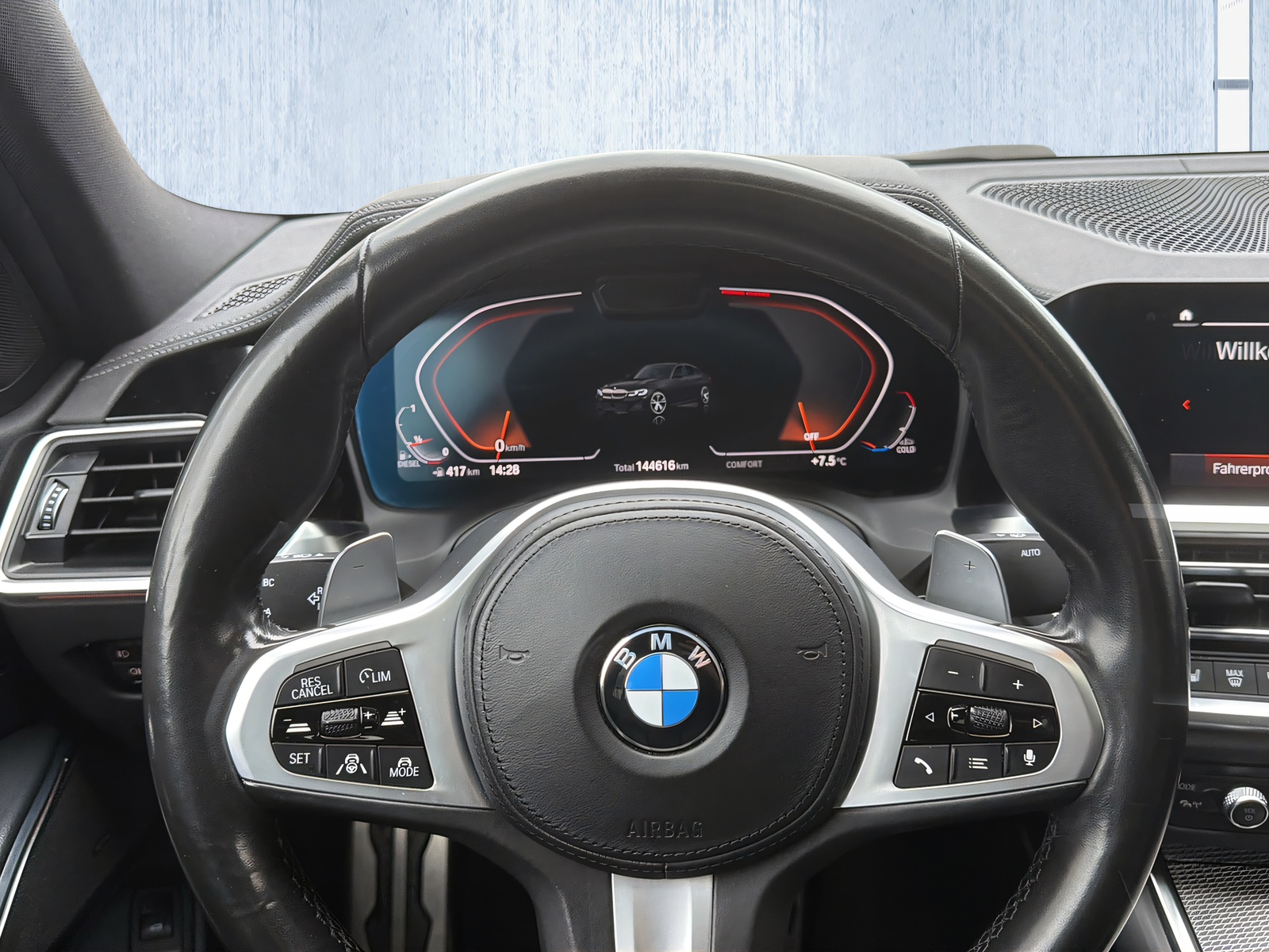 BMW 320d xDrive M Sport Steptronic-image-12