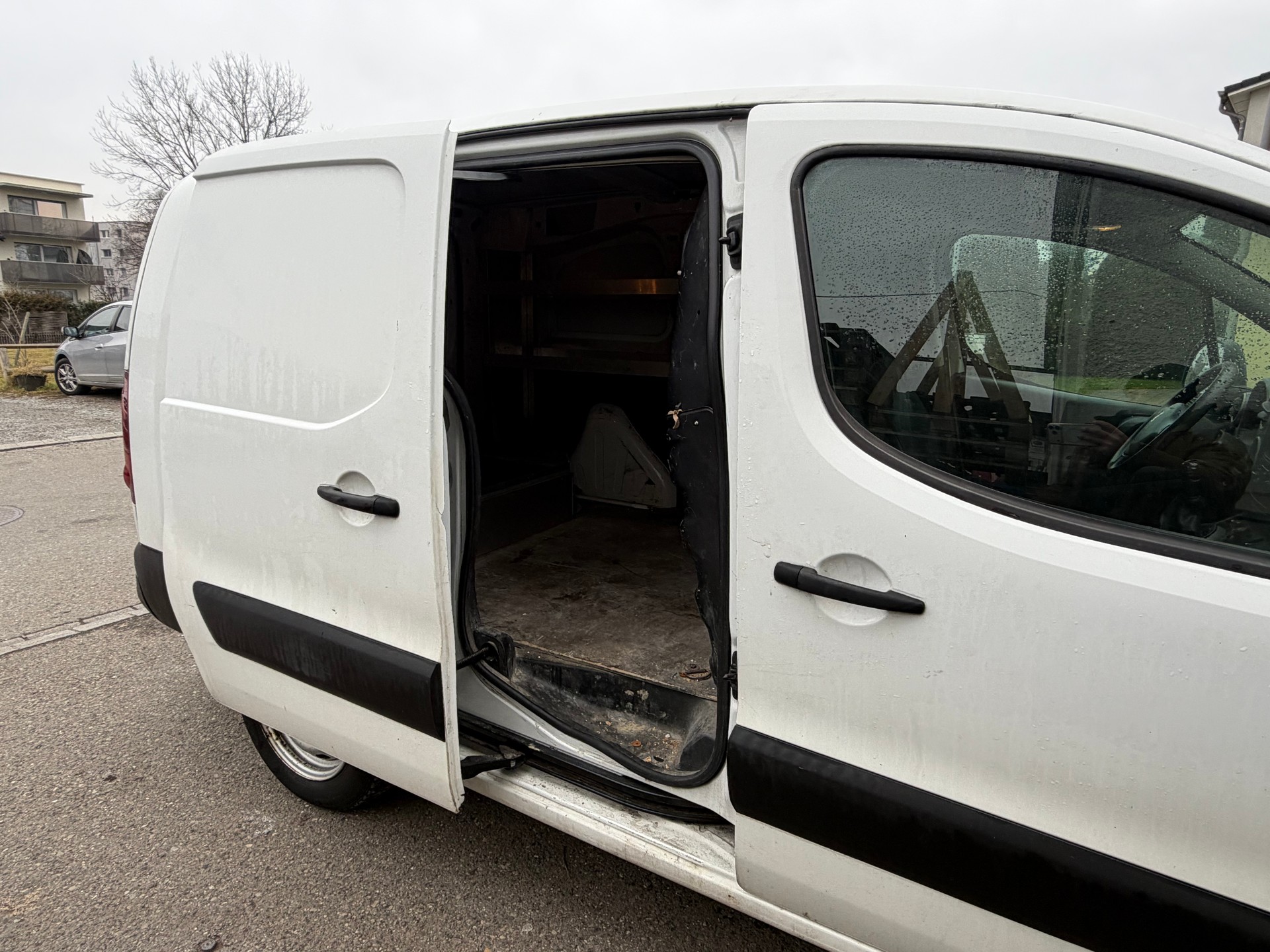 PEUGEOT Partner 1.6 HDI Urban Pack-image-8