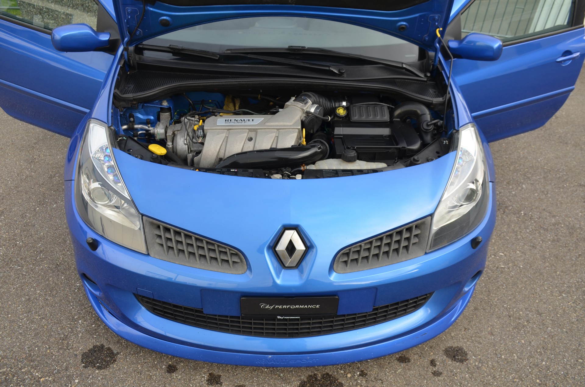 RENAULT Clio 2.0 16V Sport-image-11