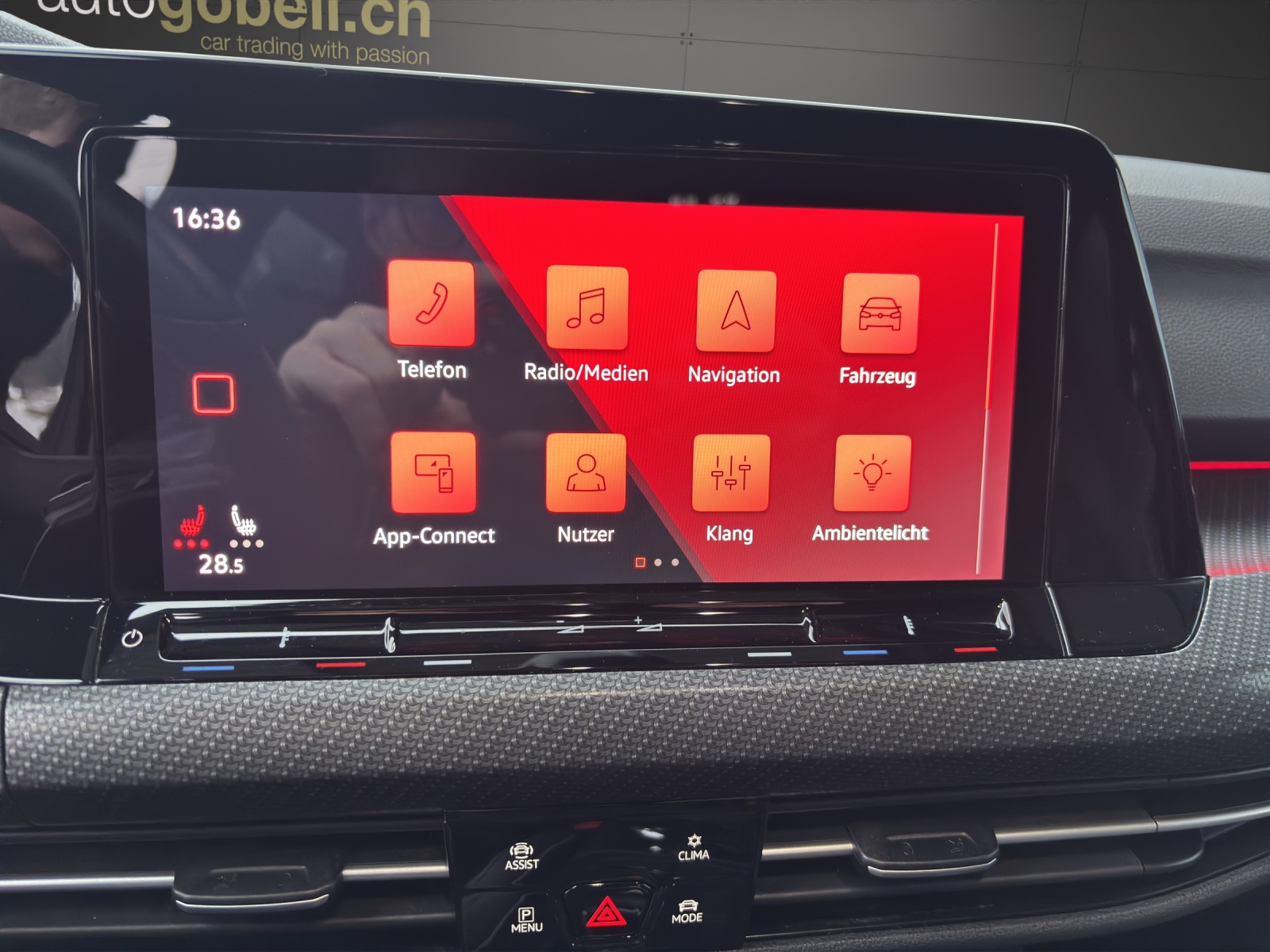 VW Golf Variant 1.5 eTSI mHEV R-Line-image-9