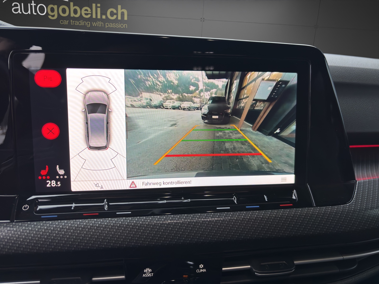 VW Golf Variant 1.5 eTSI mHEV R-Line-image-8