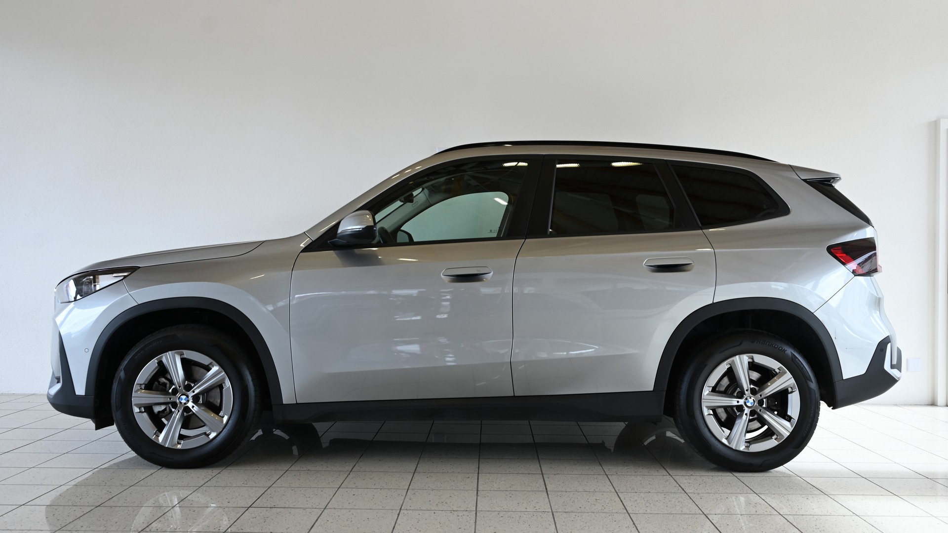 BMW X1 20d xDrive-showroom-element-3