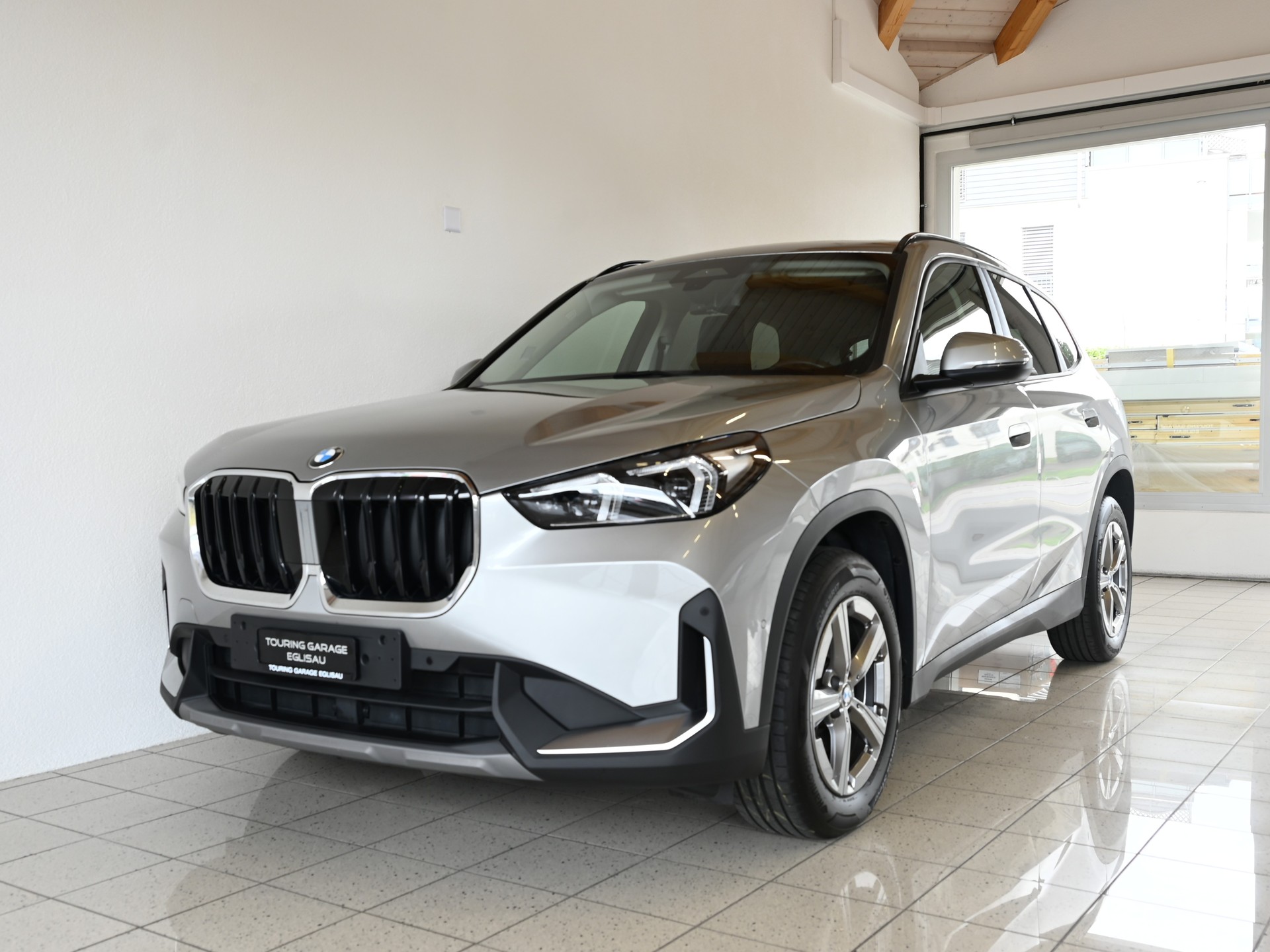 BMW X1 20d xDrive-showroom-element-1