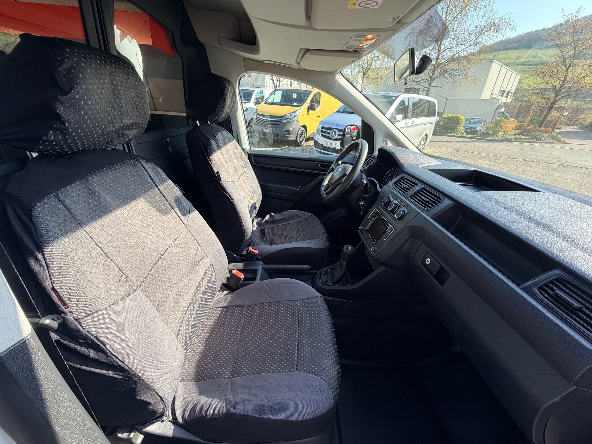 VW Caddy Maxi 2.0TDI Entry BlueMotion Technology-image-8