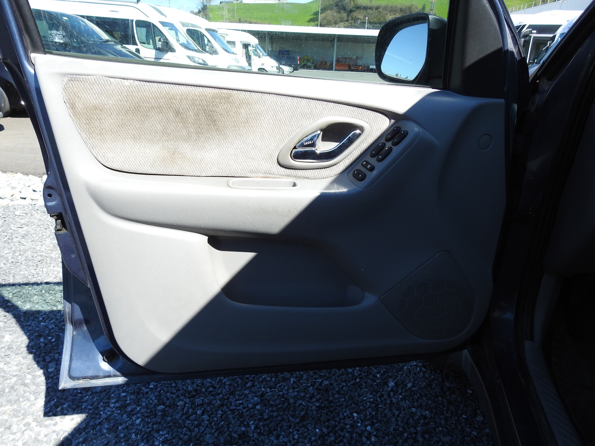 MAZDA Tribute 2.0 16V Comfort-image-9