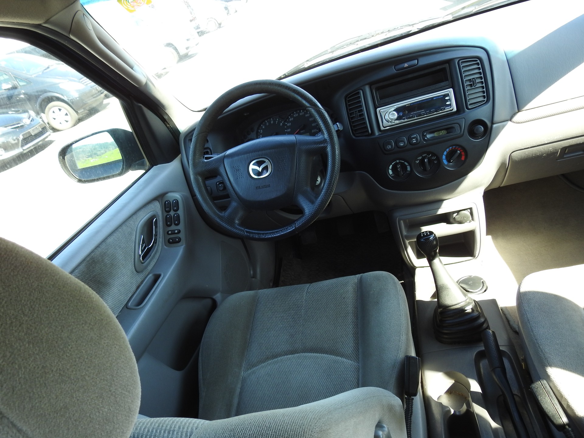 MAZDA Tribute 2.0 16V Comfort-image-19