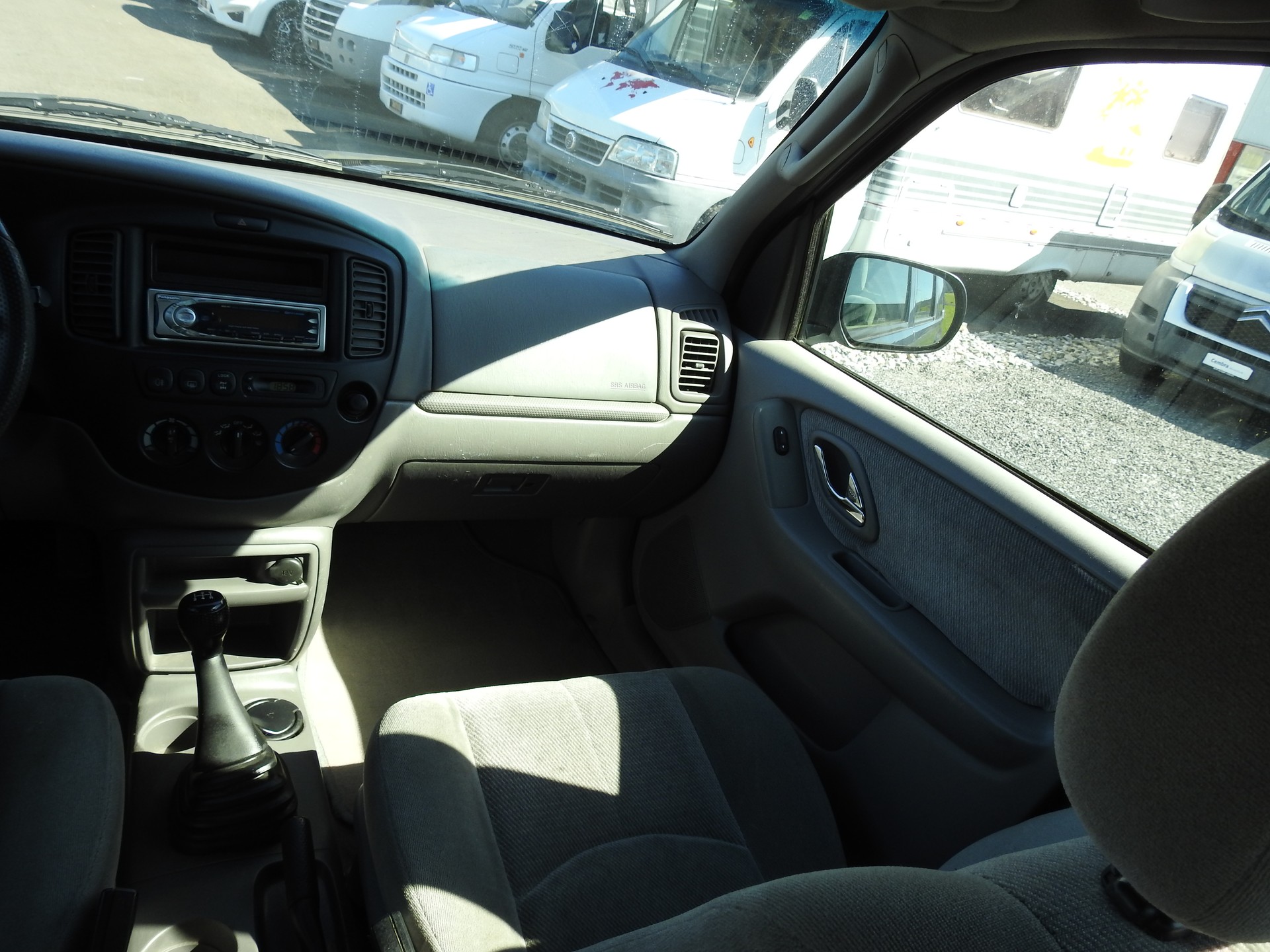 MAZDA Tribute 2.0 16V Comfort-image-18