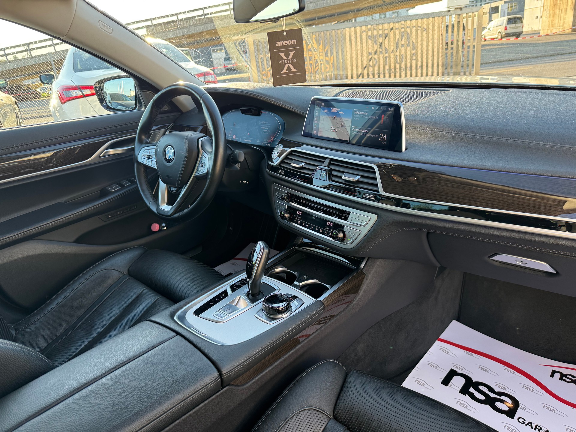 BMW 730d xDrive Steptronic White CH auto🇨🇭garantie 2 ans-image-9
