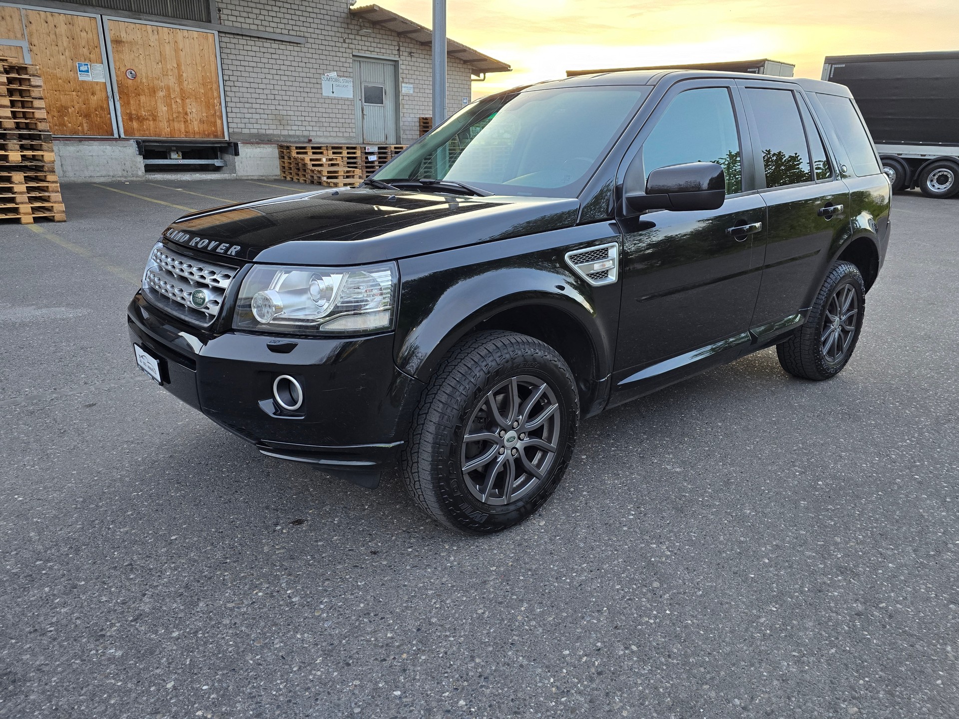 LAND ROVER Freelander 2.2 SD4 Dynamic Automatic-showroom-element-2