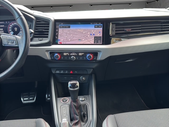 AUDI A1 Sportback 35 TFSI S Line S-tronic-image-13
