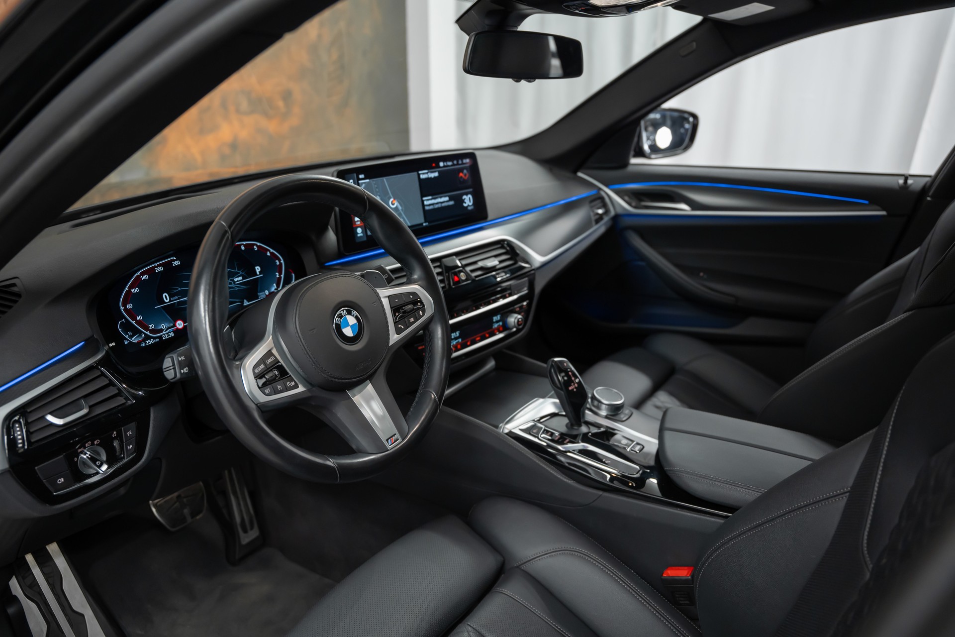 BMW 530i xDrive 48V Touring M Sport Steptronic *Facelift*Panorama*Head-Up*Leder*-image-12