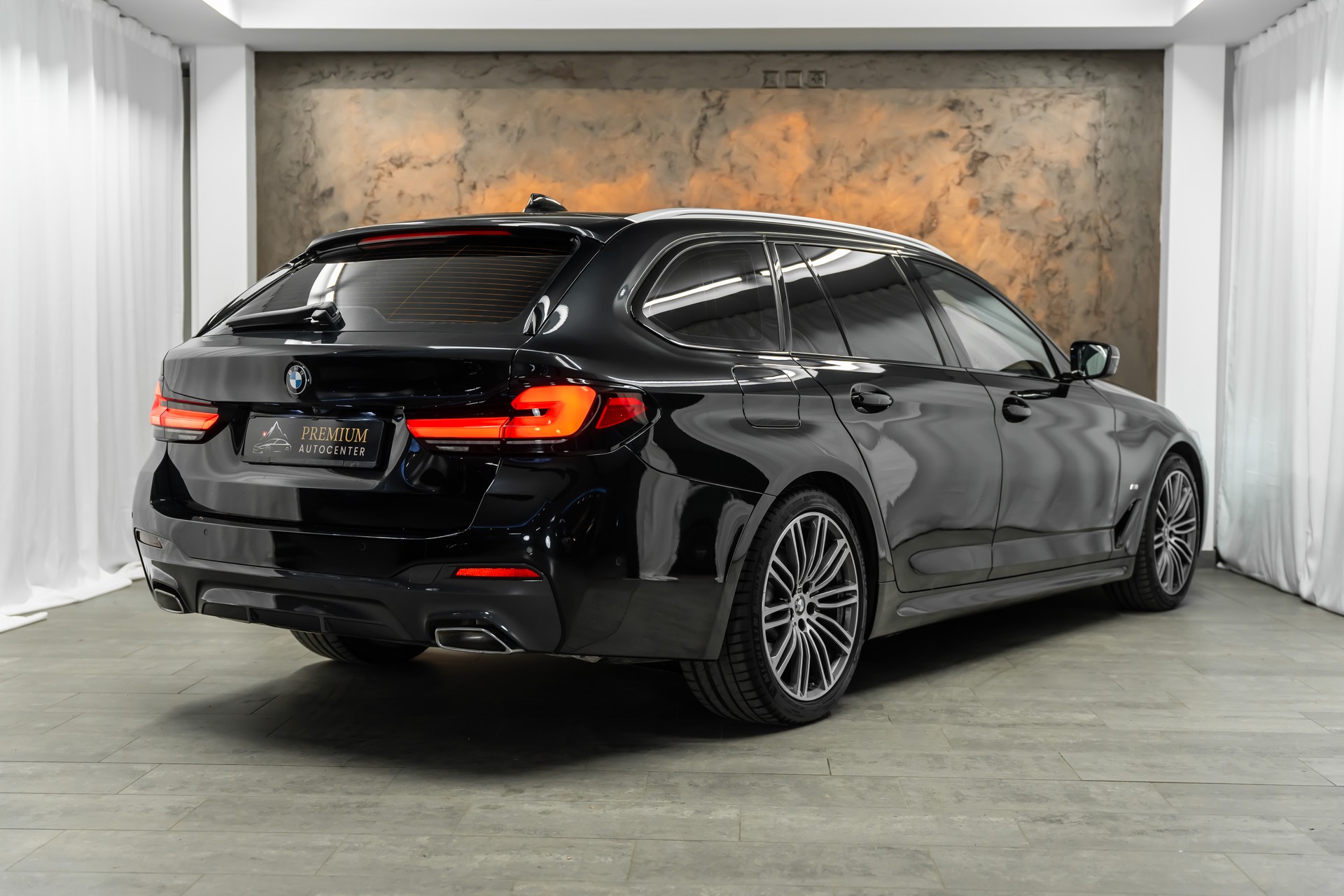 BMW 530i xDrive 48V Touring M Sport Steptronic *Facelift*Panorama*Head-Up*Leder*-image-7