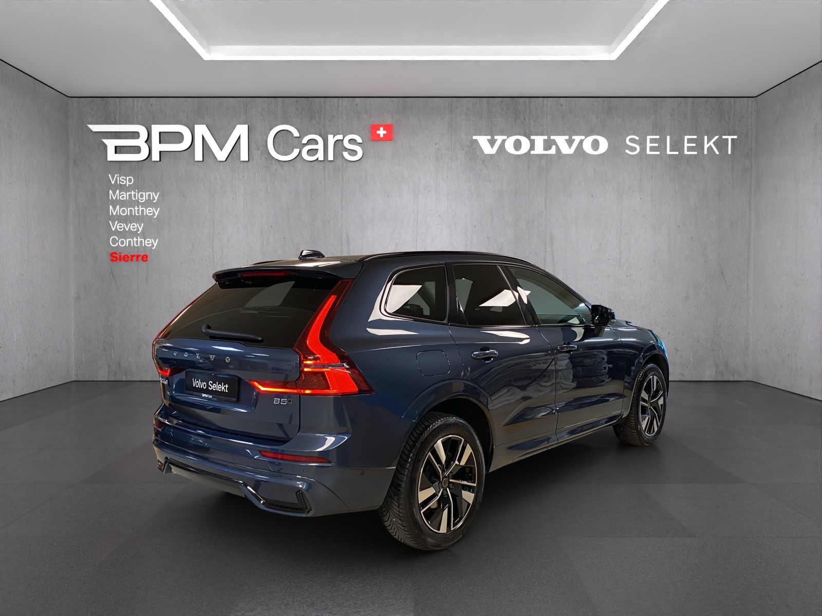 VOLVO XC60 B5 Benzin Mild Hybrid AWD Plus Dark Geartronic-showroom-element-1