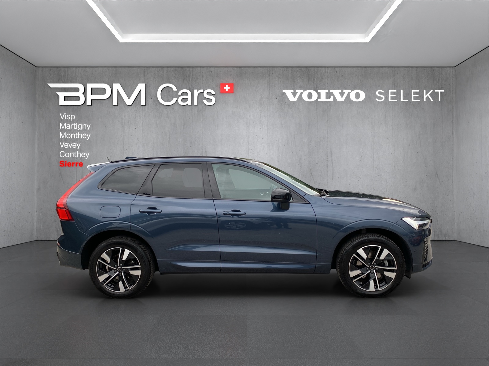VOLVO XC60 B5 Benzin Mild Hybrid AWD Plus Dark Geartronic-image-16