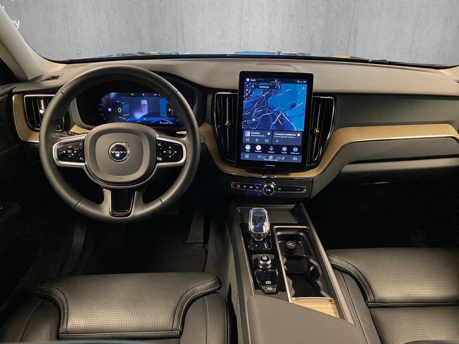 VOLVO XC60 B5 Benzin Mild Hybrid AWD Plus Dark Geartronic-image-11