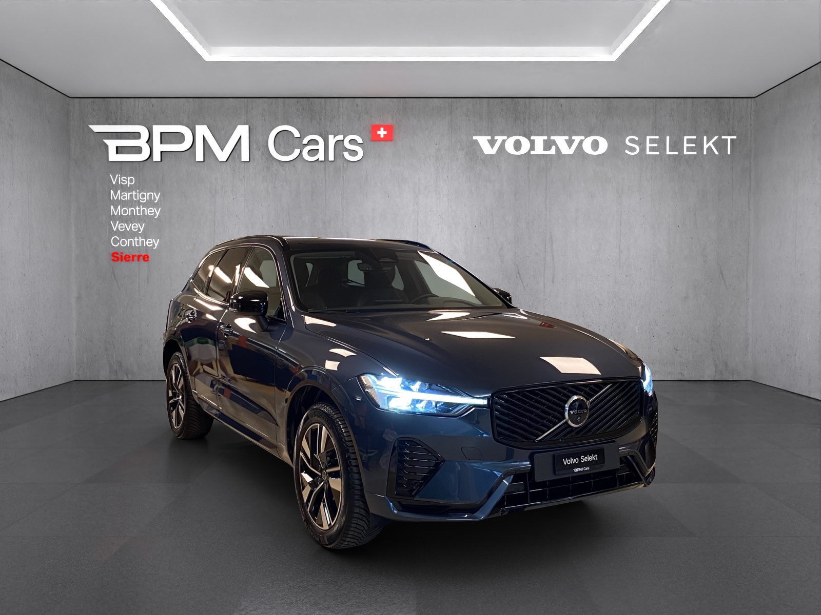 VOLVO XC60 B5 Benzin Mild Hybrid AWD Plus Dark Geartronic-image-5