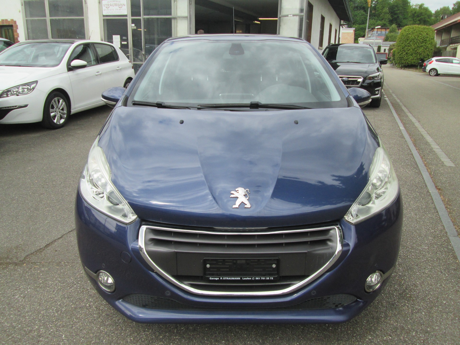 PEUGEOT 208 1.2 VTI Intuitive-image-6