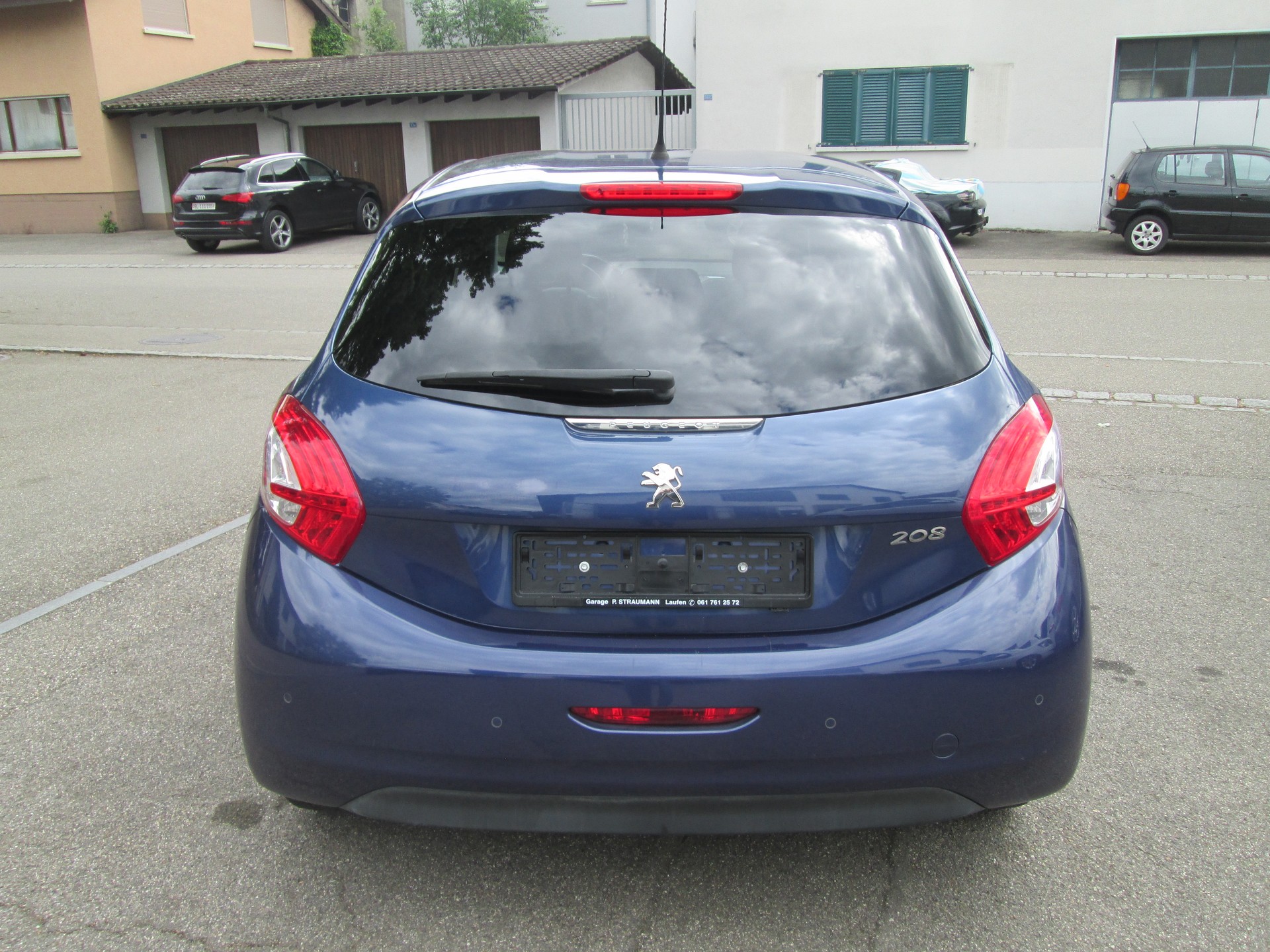 PEUGEOT 208 1.2 VTI Intuitive-image-3