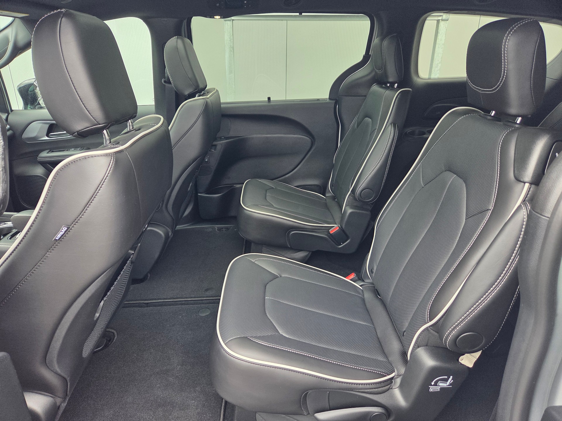 CHRYSLER Pacifica 3.6 V6 4x4 Limited S 291 PS / 7-Plätzer-image-8