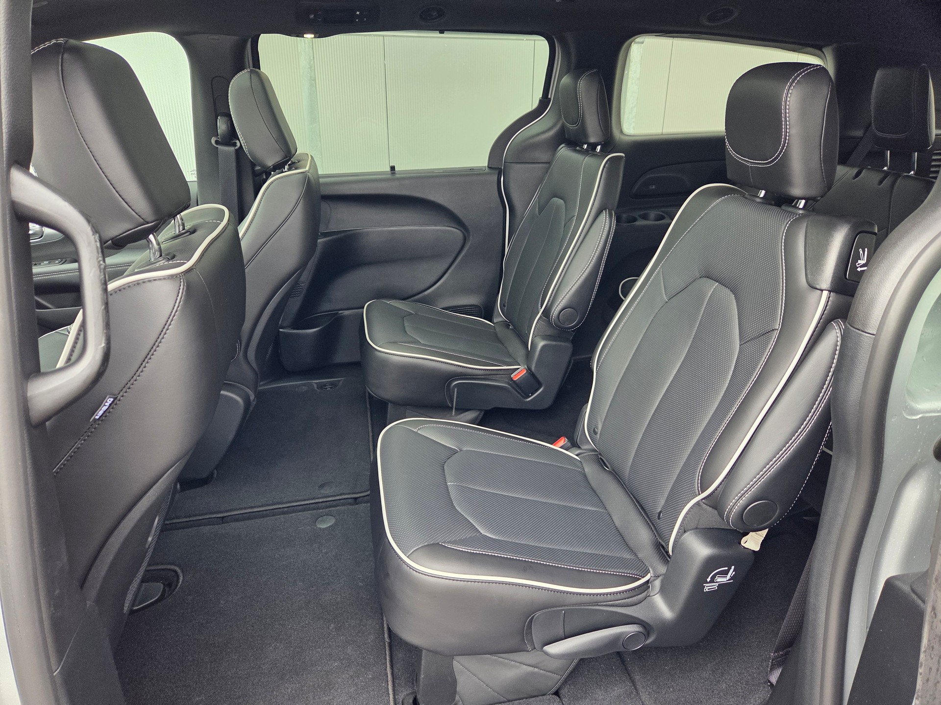 CHRYSLER Pacifica 3.6 V6 4x4 Limited S 291 PS / 7-Plätzer-image-8