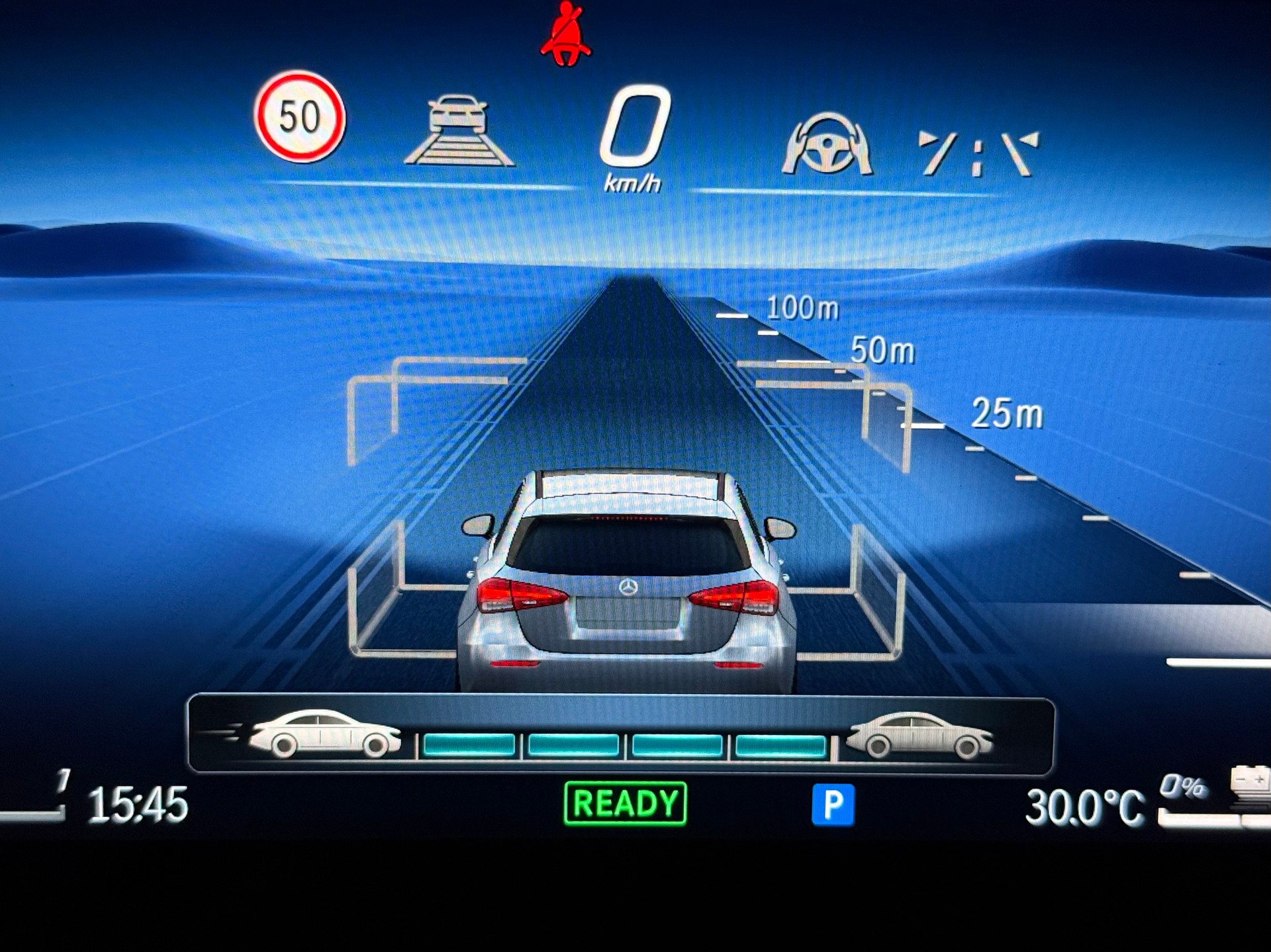 MERCEDES-BENZ A 250 e AMG Line 8G-DCT-image-6