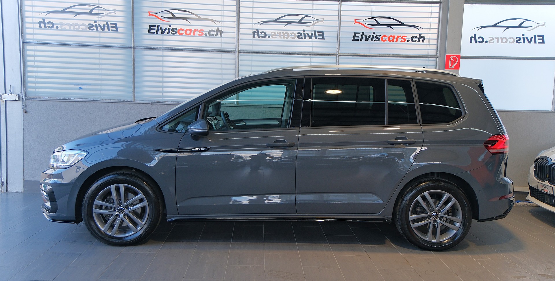 VW Touran 1.5 TSI EVO Comfortline United R Line DSG-image-9