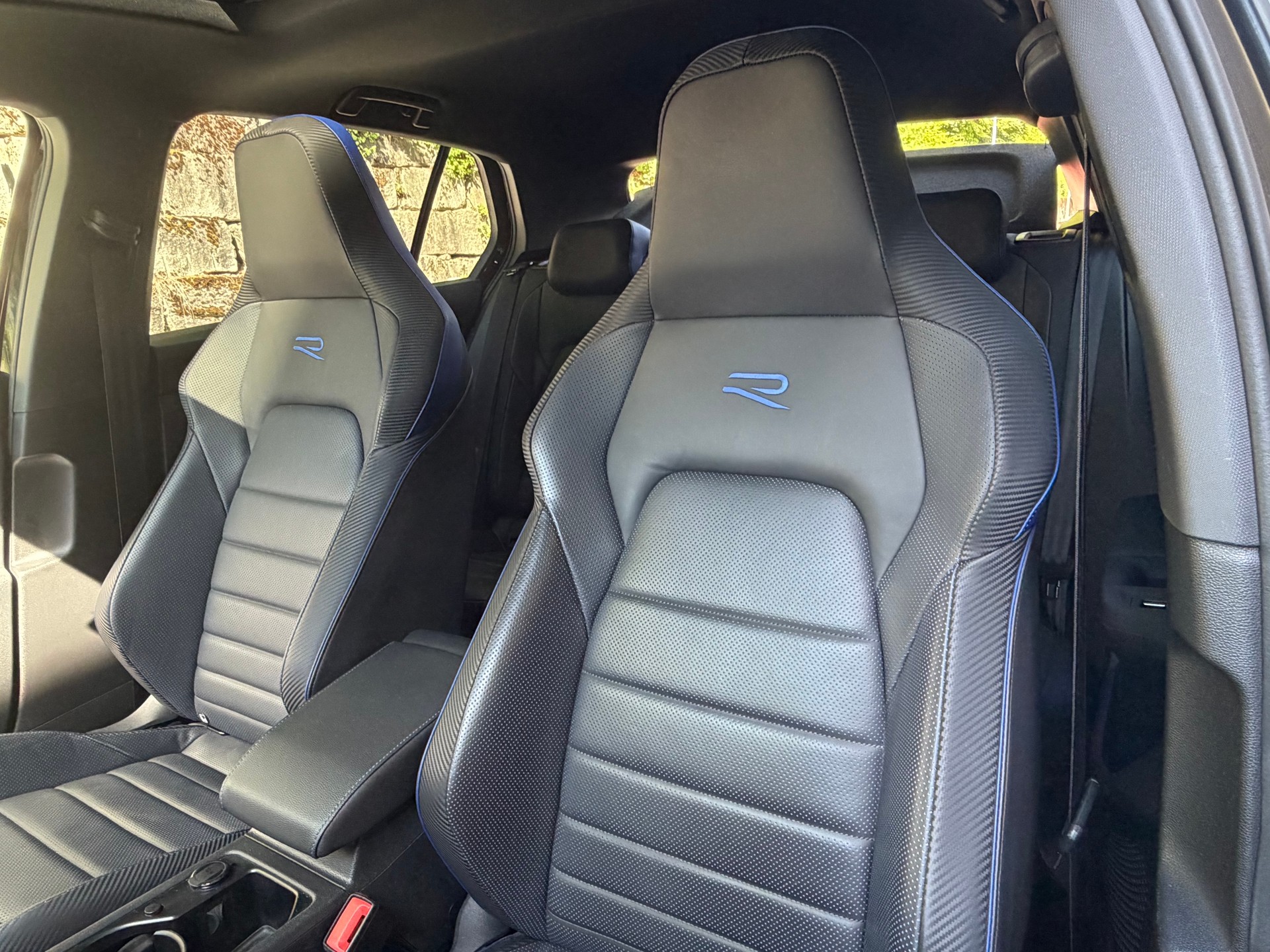 VW Golf 2.0 TSI R DSG 4Motion-image-10
