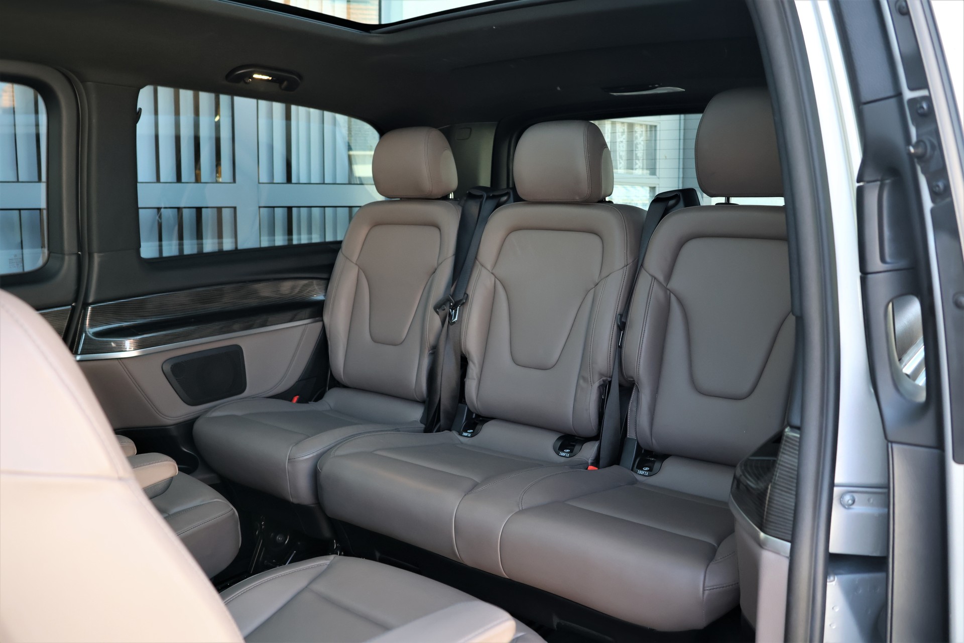 MERCEDES-BENZ V 250 d lang Avantgarde 9G-Tronic (CH) 7Plätzer-image-14