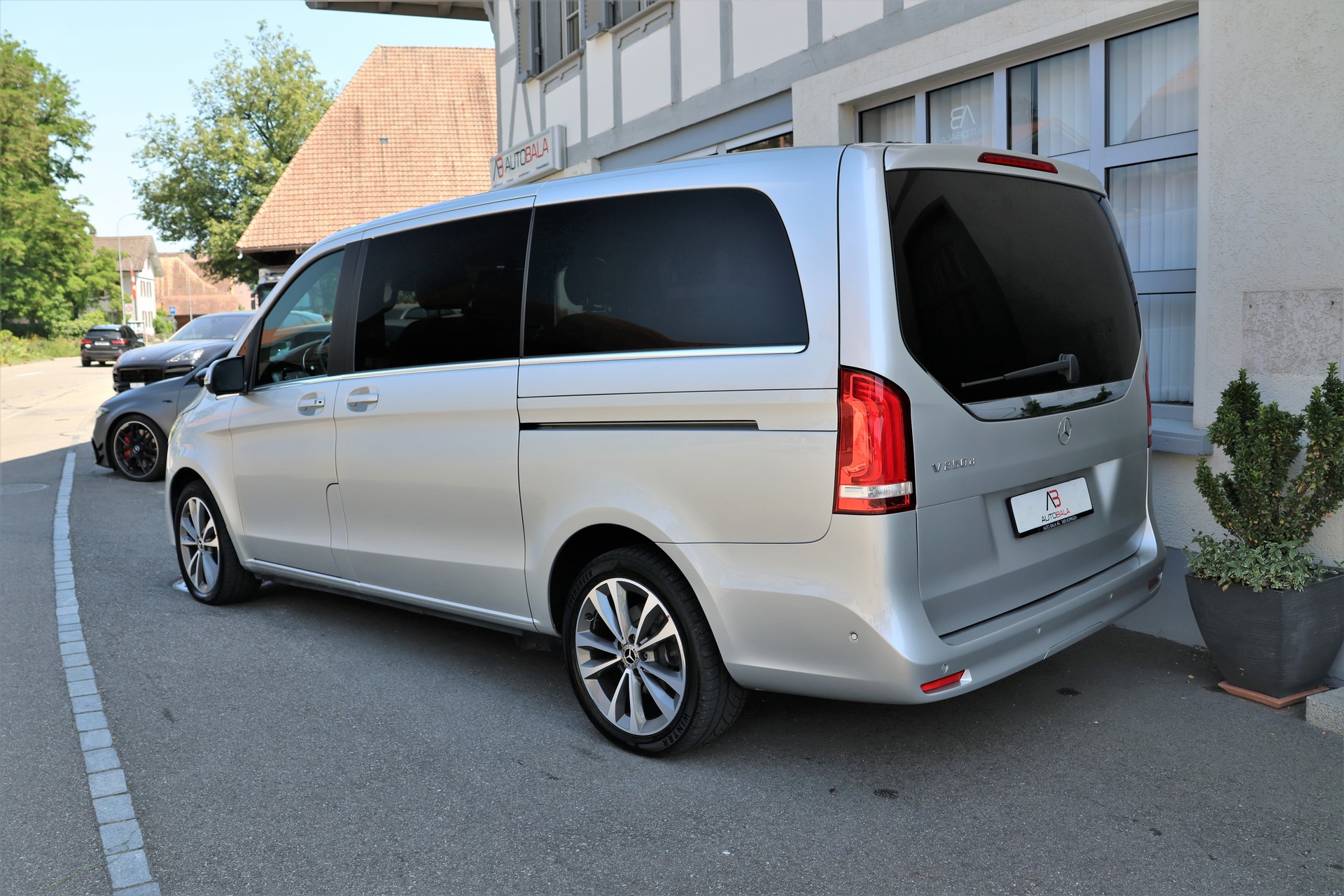 MERCEDES-BENZ V 250 d lang Avantgarde 9G-Tronic (CH) 7Plätzer-image-6
