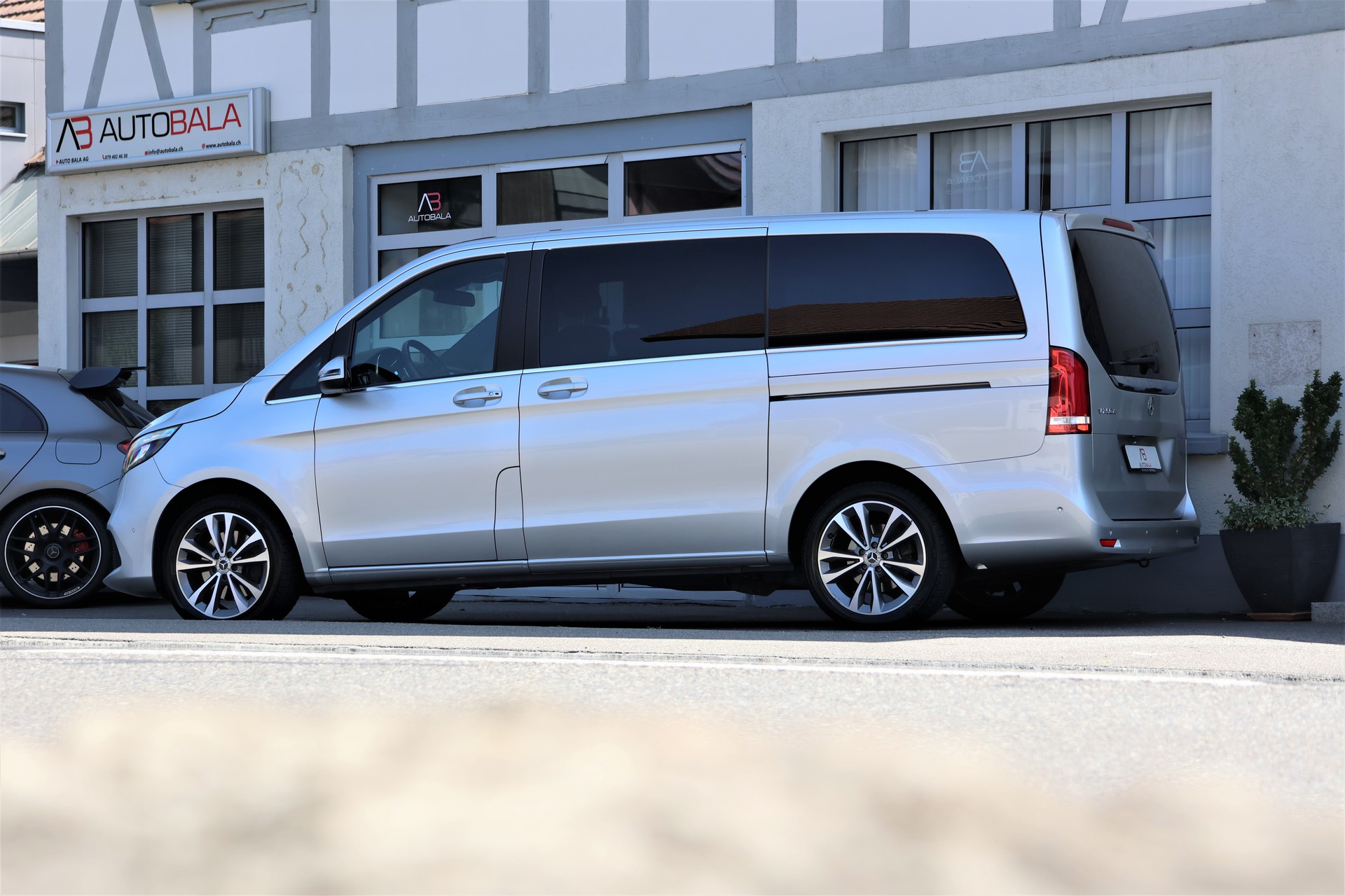 MERCEDES-BENZ V 250 d lang Avantgarde 9G-Tronic (CH) 7Plätzer-showroom-element-3