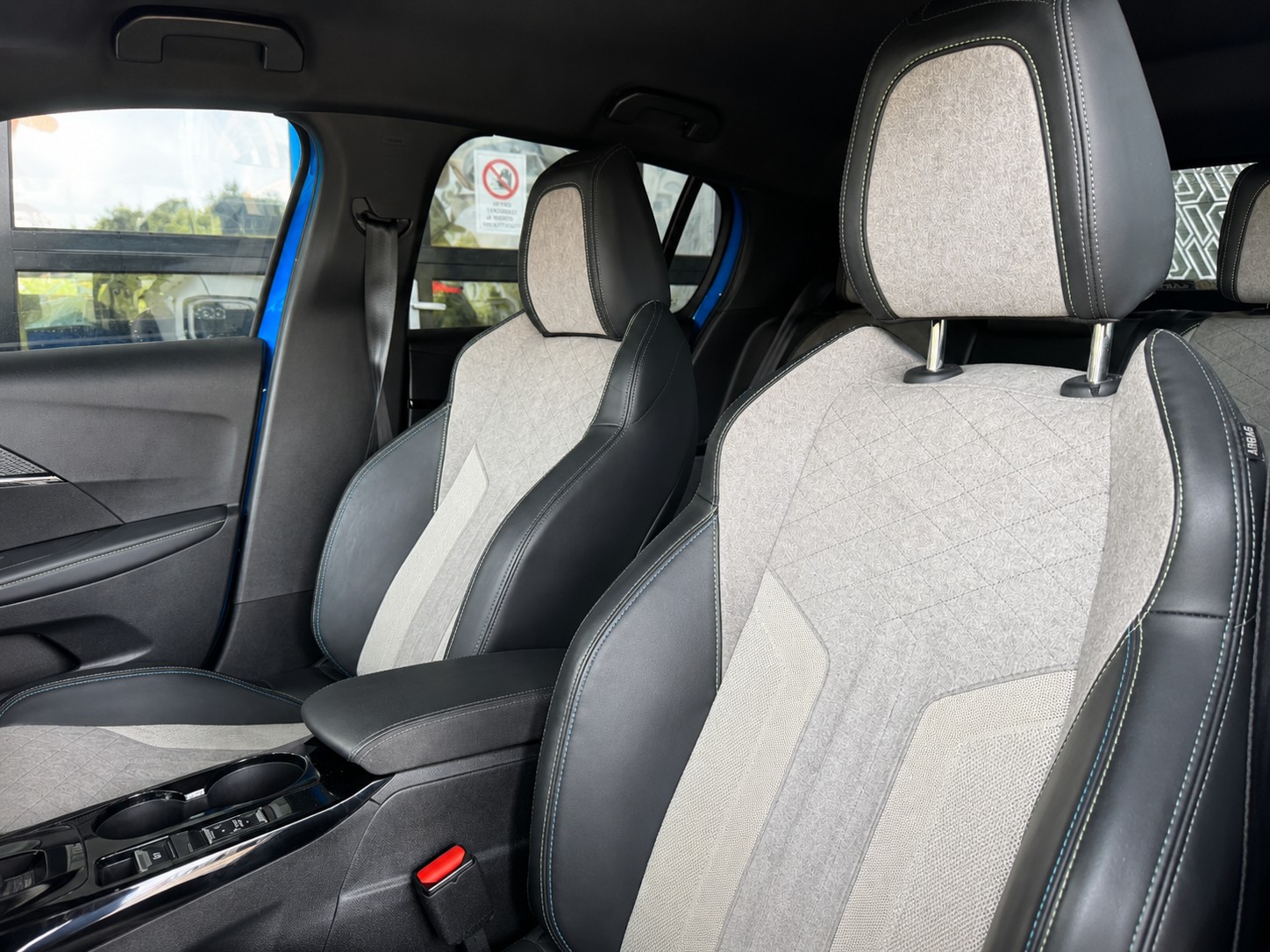 PEUGEOT 208 Elektrik GT (e-208)-image-12