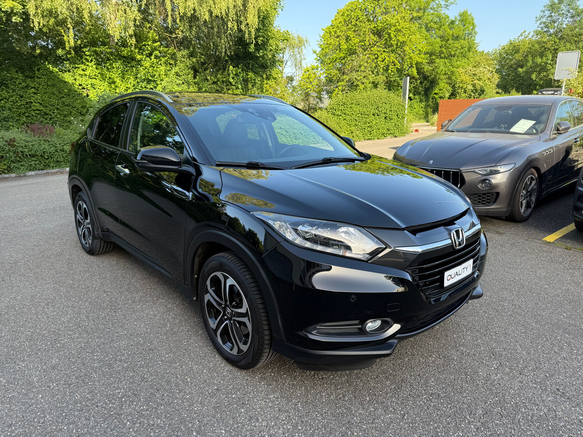 HONDA HR-V 1.5i-VTEC Executive CVT-image-2