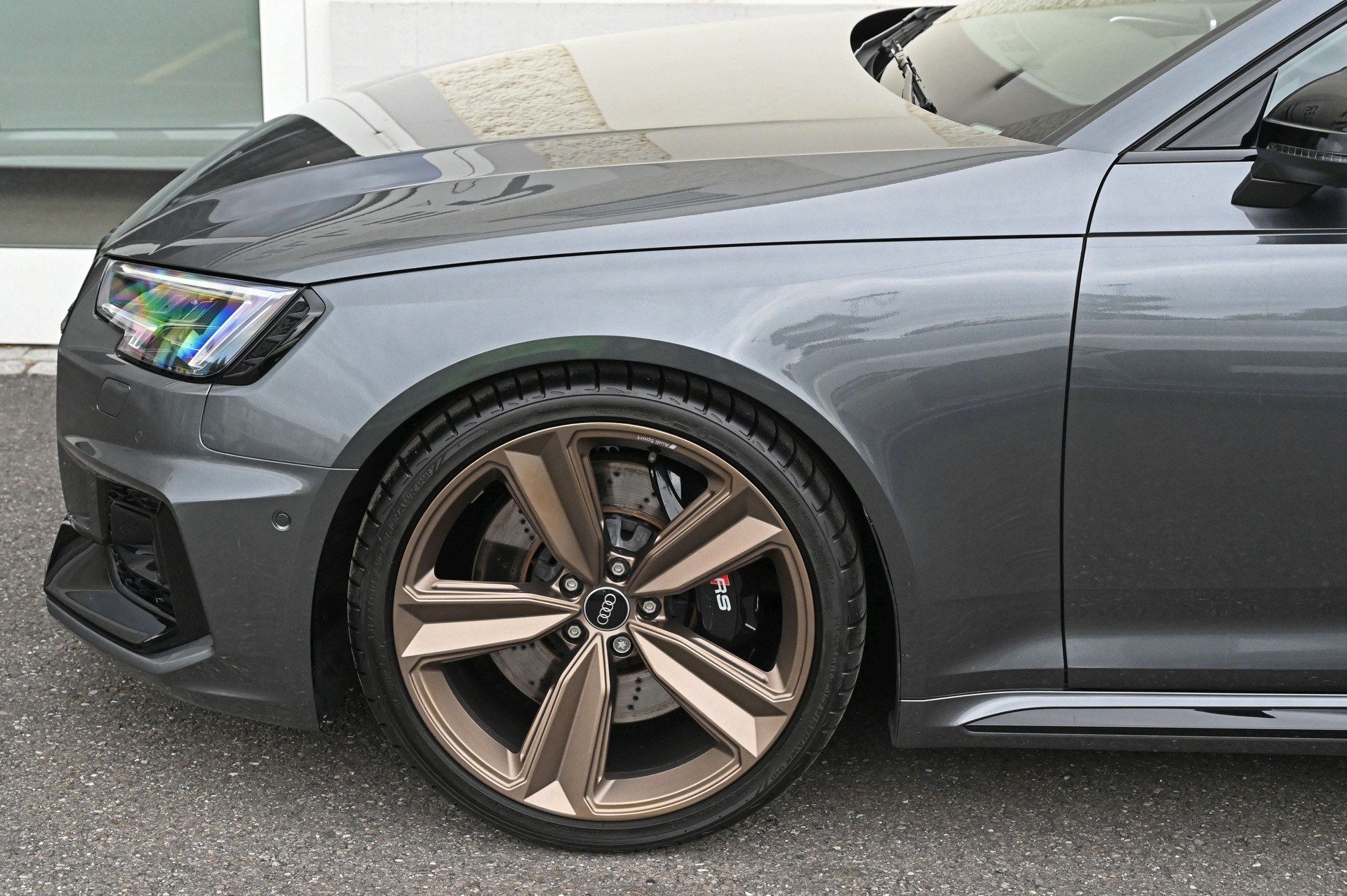 AUDI RS4 Avant 2.9 TFSI quattro tiptronic **8-Fach bereift**-image-6