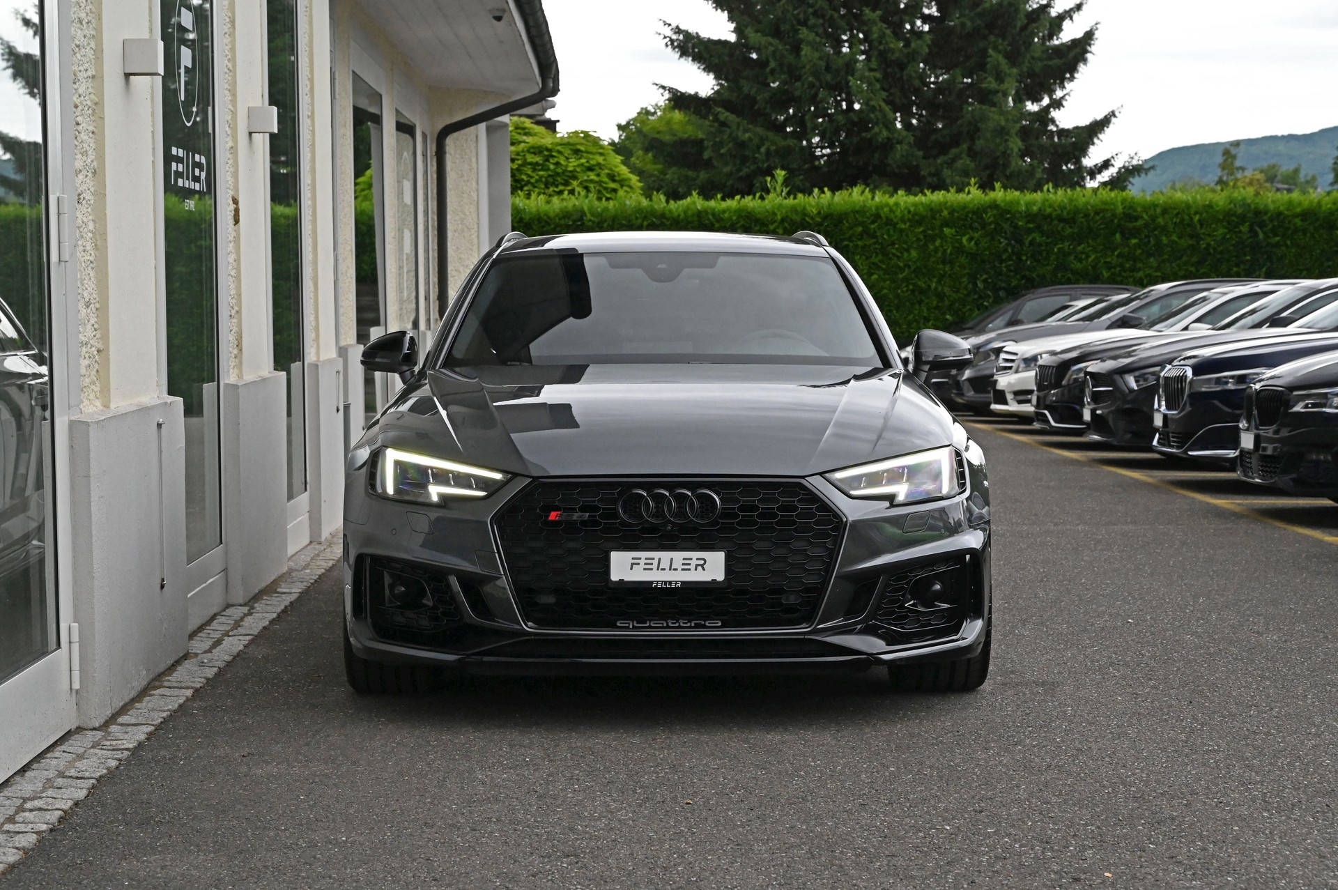 AUDI RS4 Avant 2.9 TFSI quattro tiptronic **8-Fach bereift**-image-2