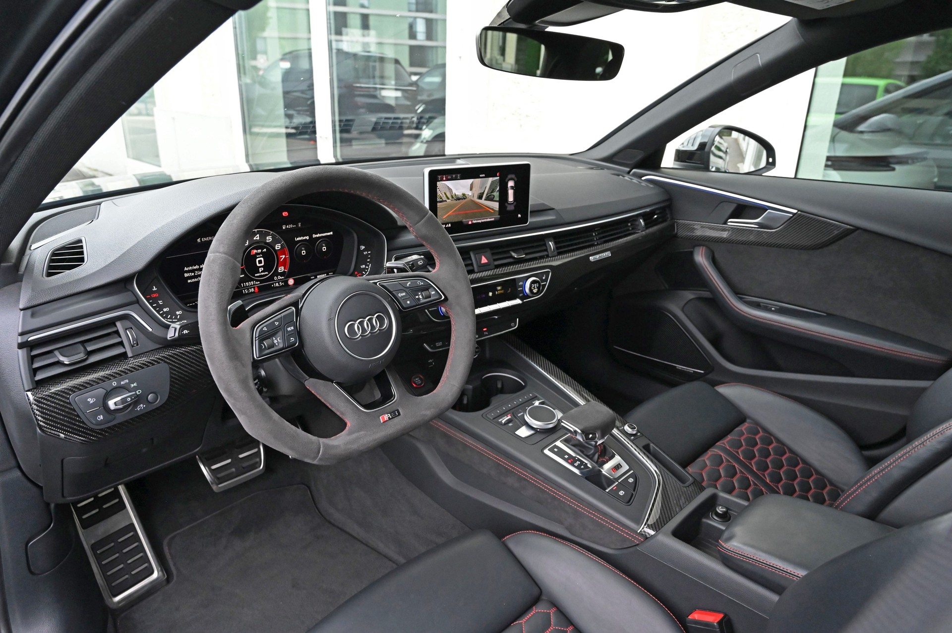 AUDI RS4 Avant 2.9 TFSI quattro tiptronic **8-Fach bereift**-image-11