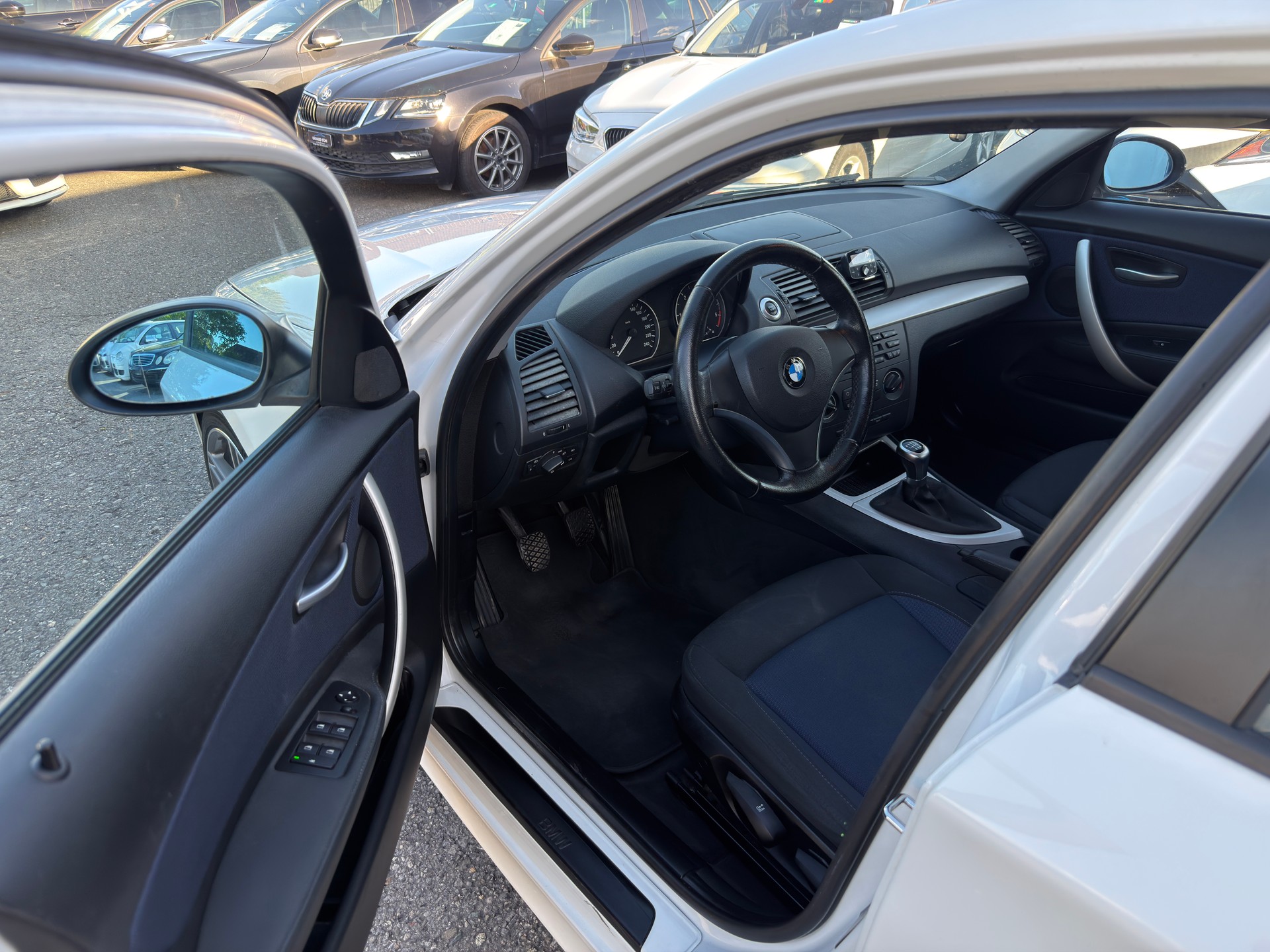 BMW 118d-image-7