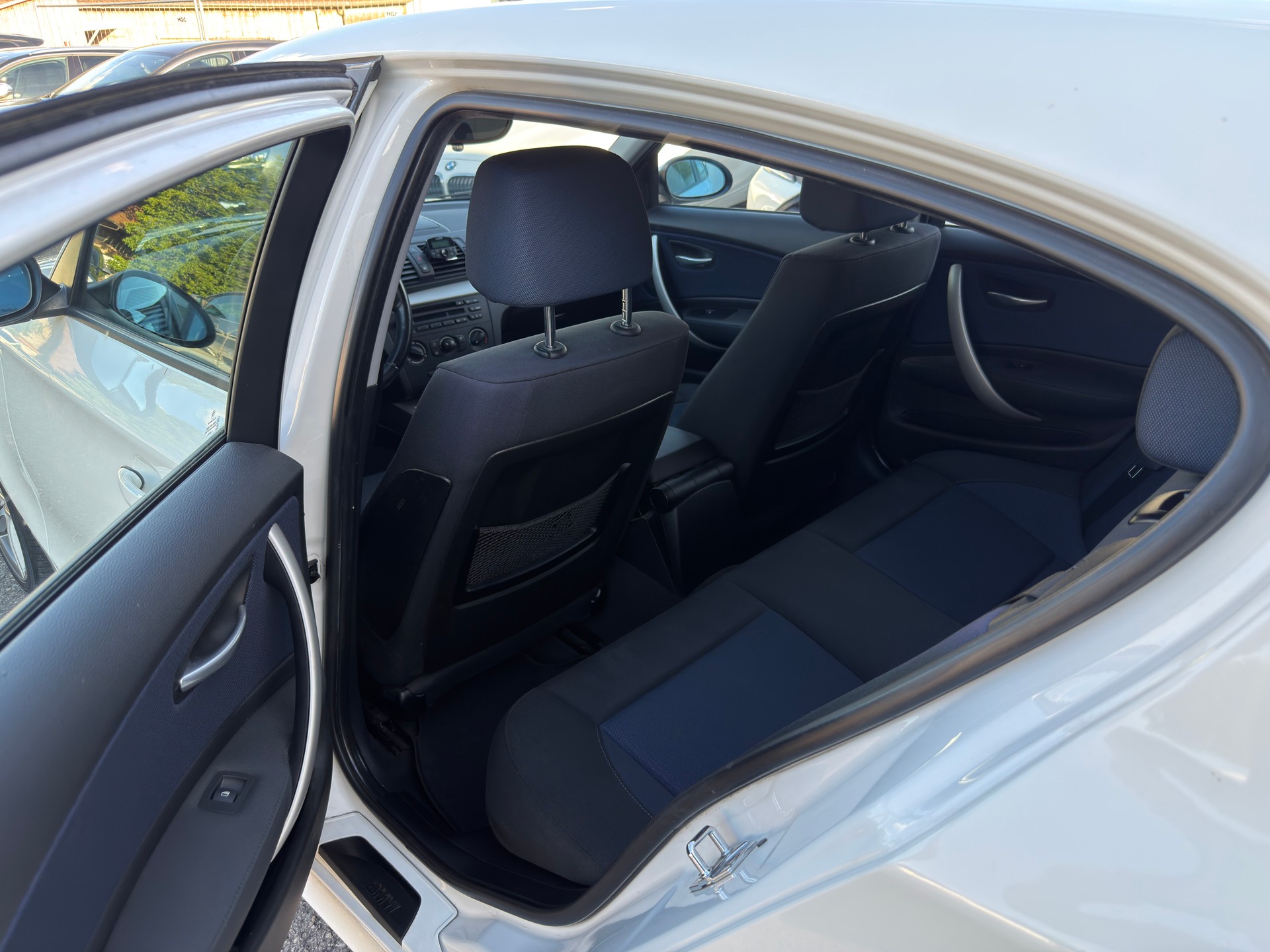 BMW 118d-image-8