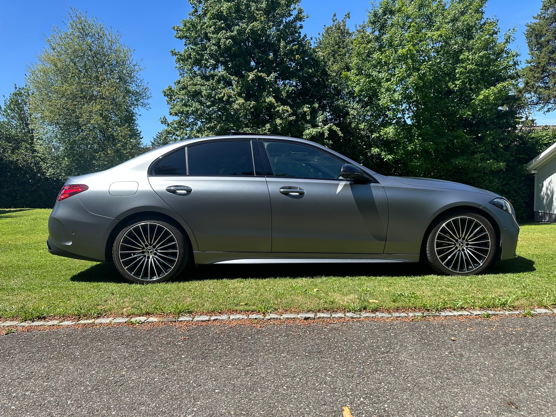 MERCEDES-BENZ C 220 d 4Matic AMG Line* Werksgarantie* Vollausstattung*-image-4