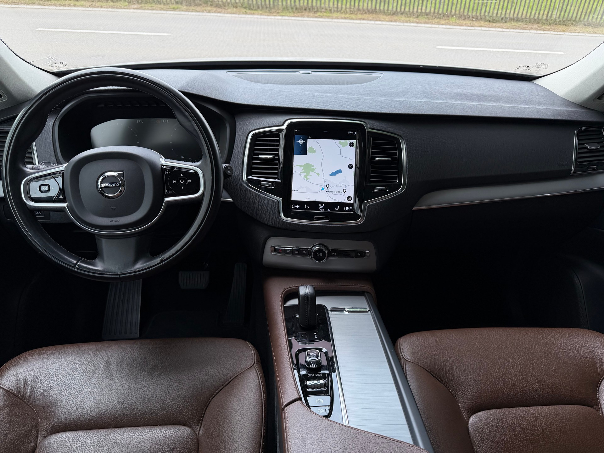 VOLVO XC90 B5 Diesel AWD Momentum Geartronic / 1 Hand / Ab MFK / Service gepflegt / 36 Monate Garantie exkl. / LED-image-10