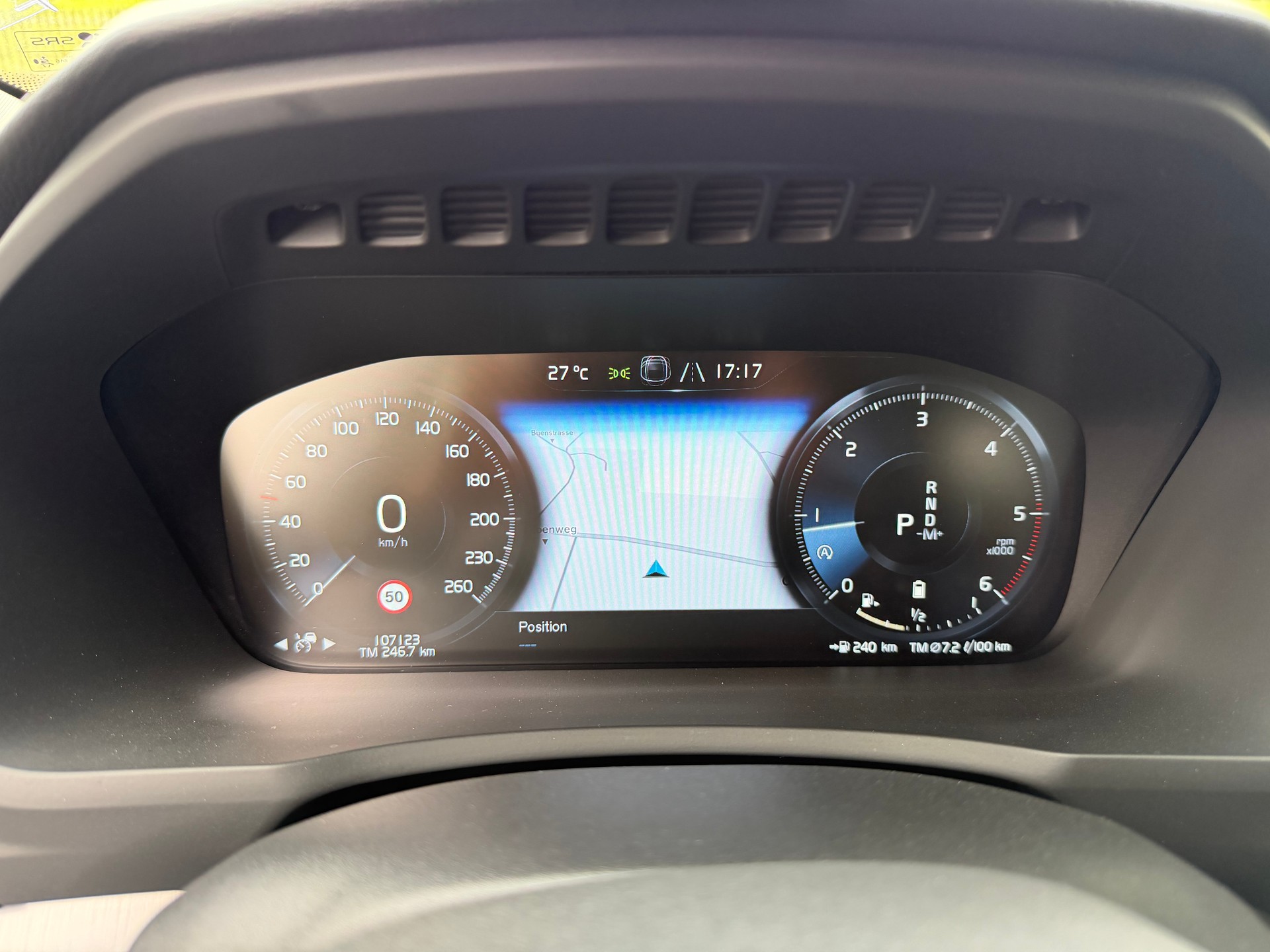 VOLVO XC90 B5 Diesel AWD Momentum Geartronic / 1 Hand / Ab MFK / Service gepflegt / 36 Monate Garantie exkl. / LED-image-15