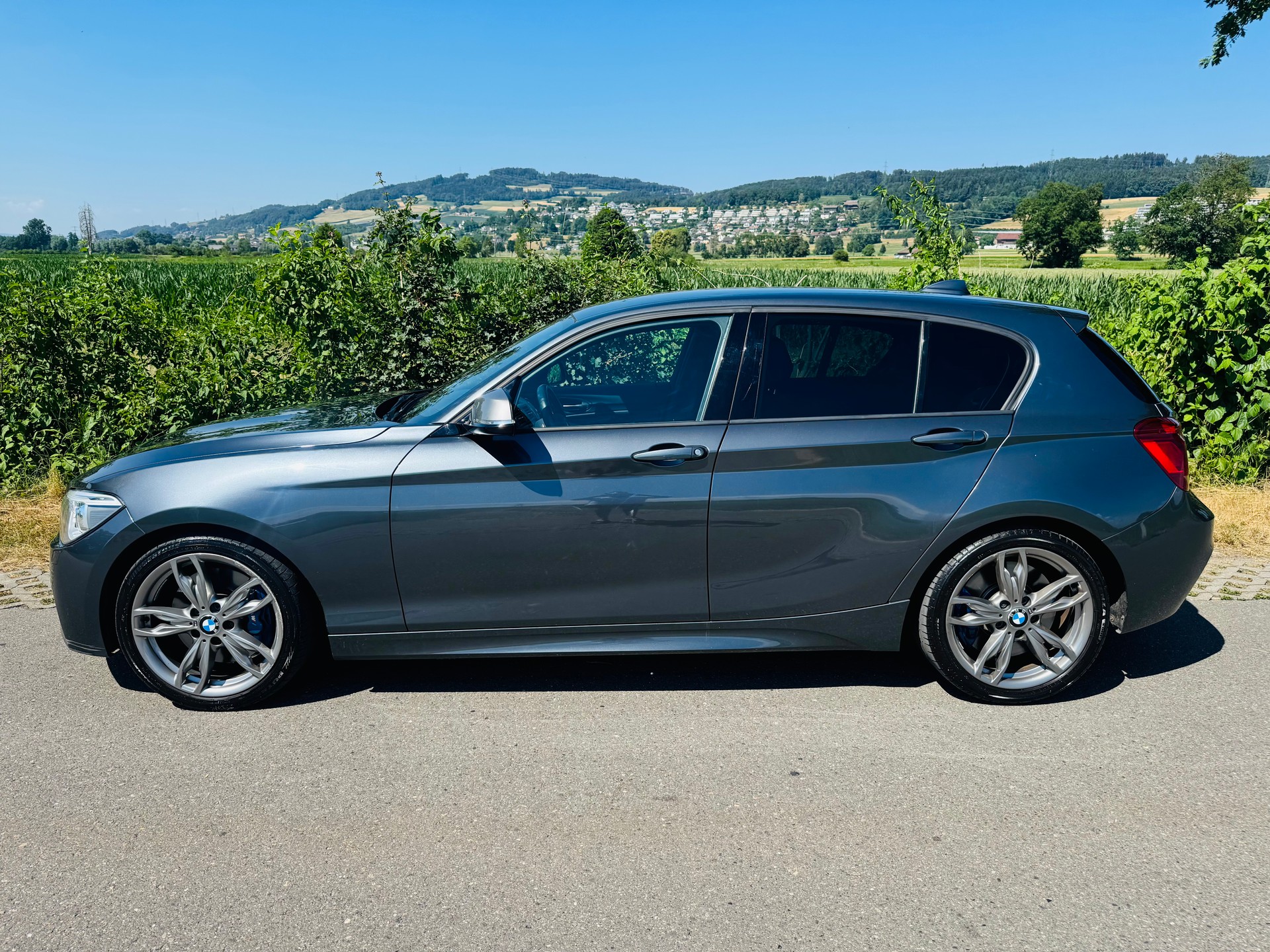 BMW M135i xDrive Steptronic-image-1