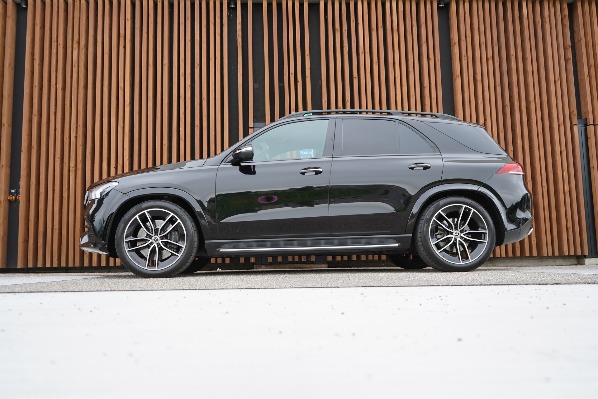 MERCEDES-BENZ GLE 450 4MATIC AMG LINE BLACK 9G-TRONIC l 367 PS-showroom-element-1