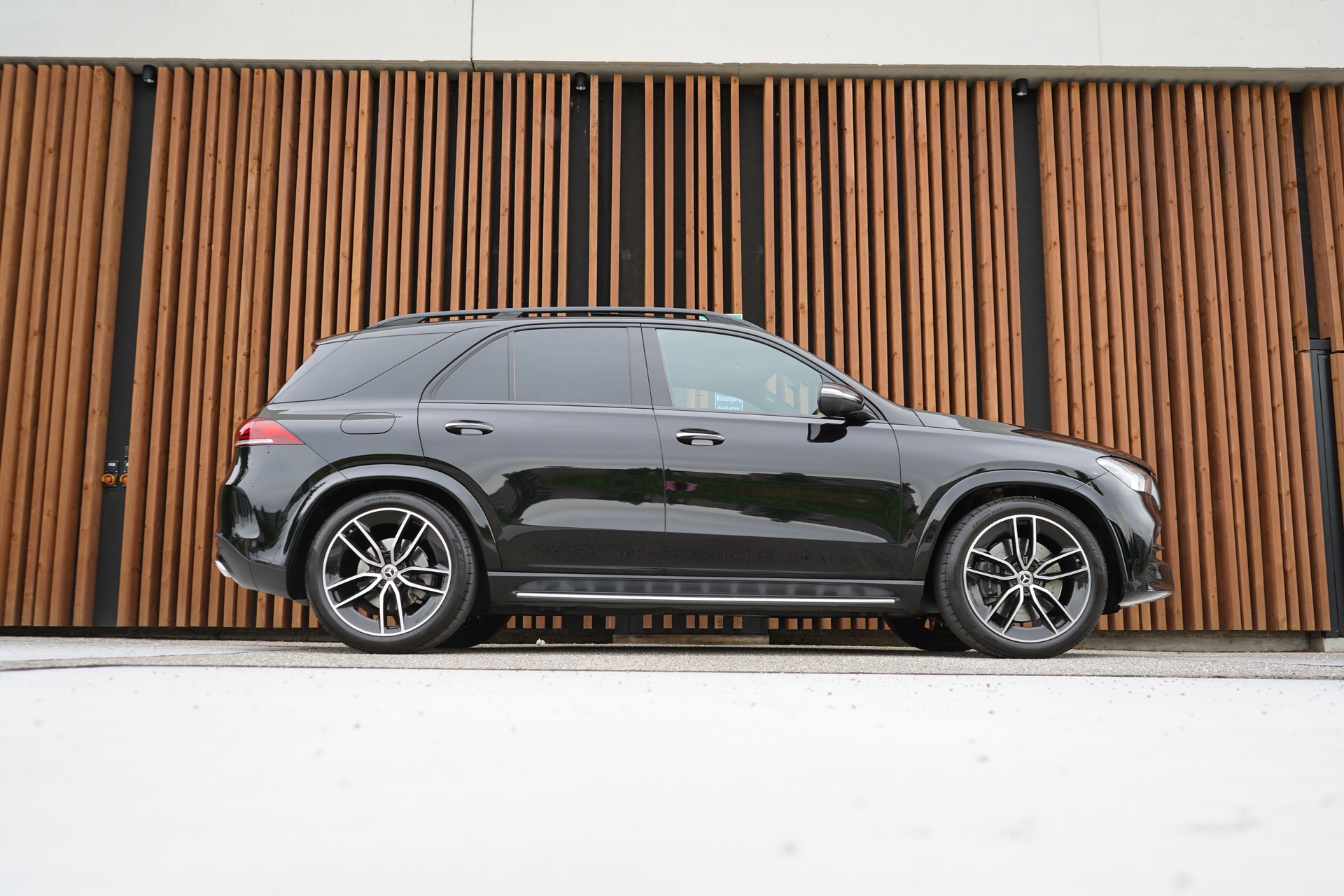 MERCEDES-BENZ GLE 450 4MATIC AMG LINE BLACK 9G-TRONIC l 367 PS