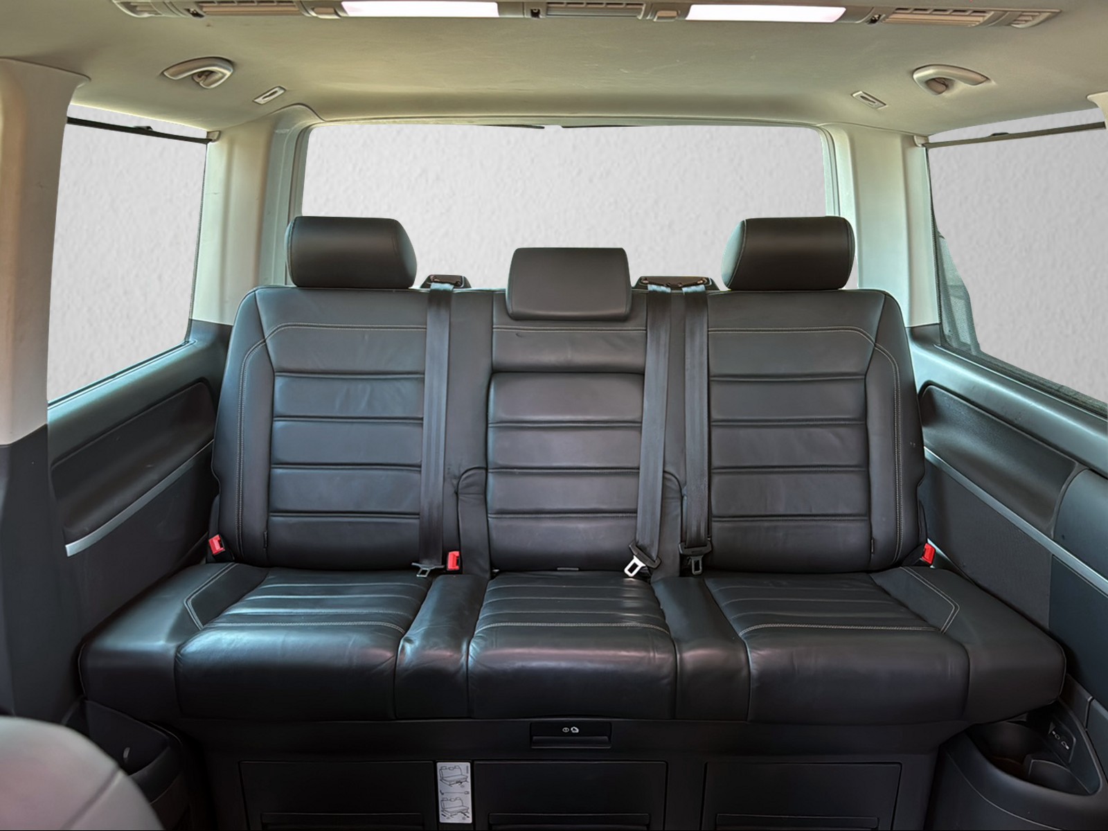VW T6.1 Multivan 2.0 TDI Family DSG-image-9