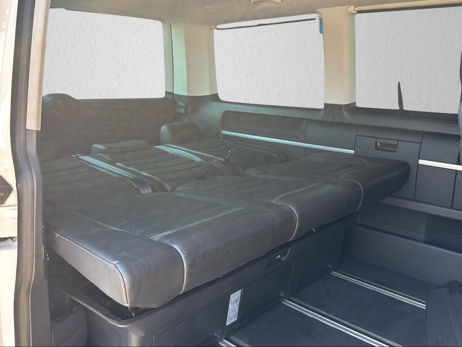 VW T6.1 Multivan 2.0 TDI Family DSG-image-11