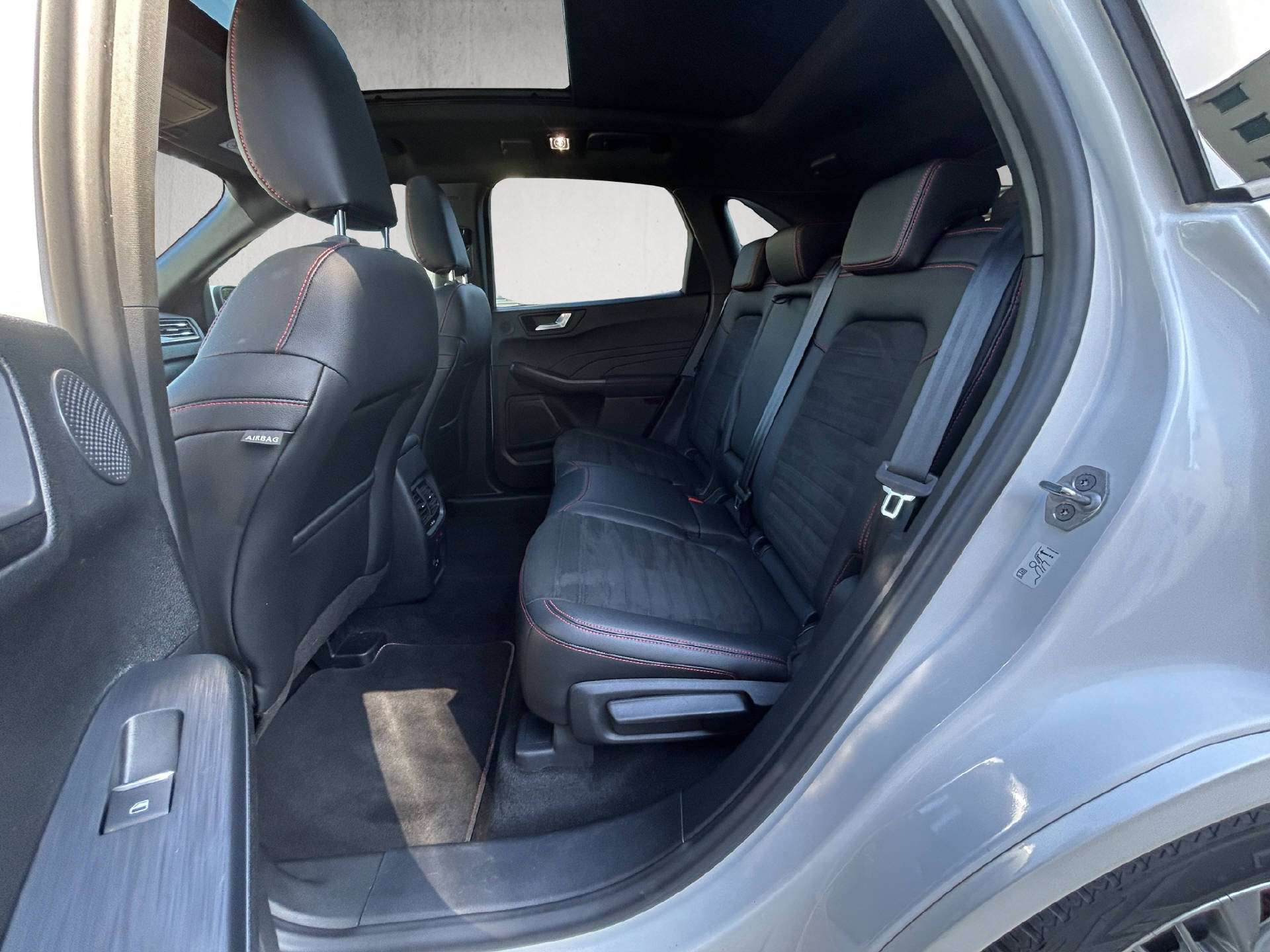 FORD Kuga 2.5 Plug-in Hybrid ST-Line X-image-13