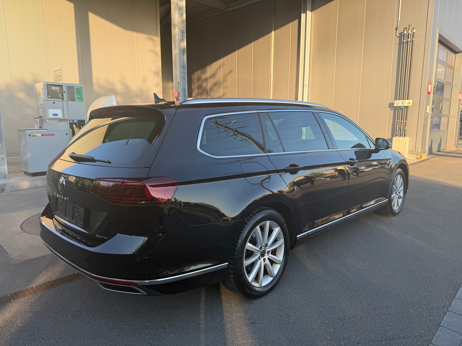VW Passat 2.0 TDI BMT Elegance 4Motion DSG-image-4