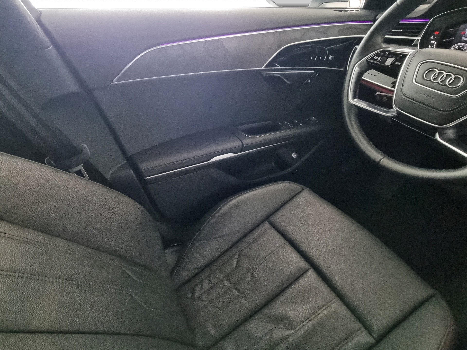 AUDI A8 3.0 TFSI V6 quattro 8-Gang tiptronic-image-10