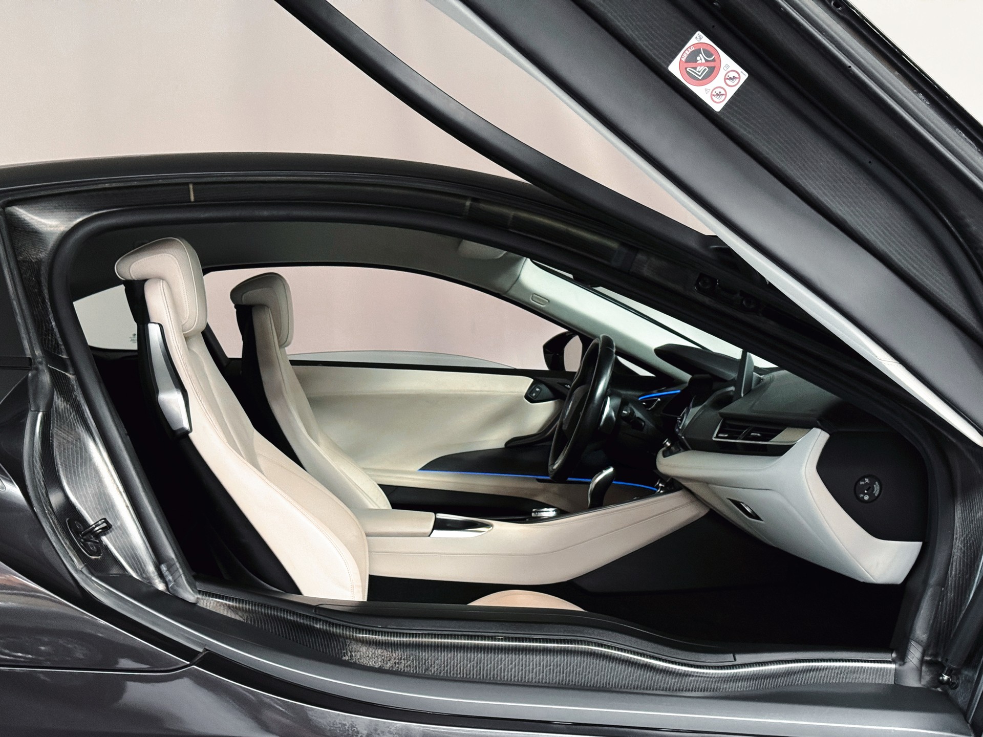 BMW i8 Coupé-image-17